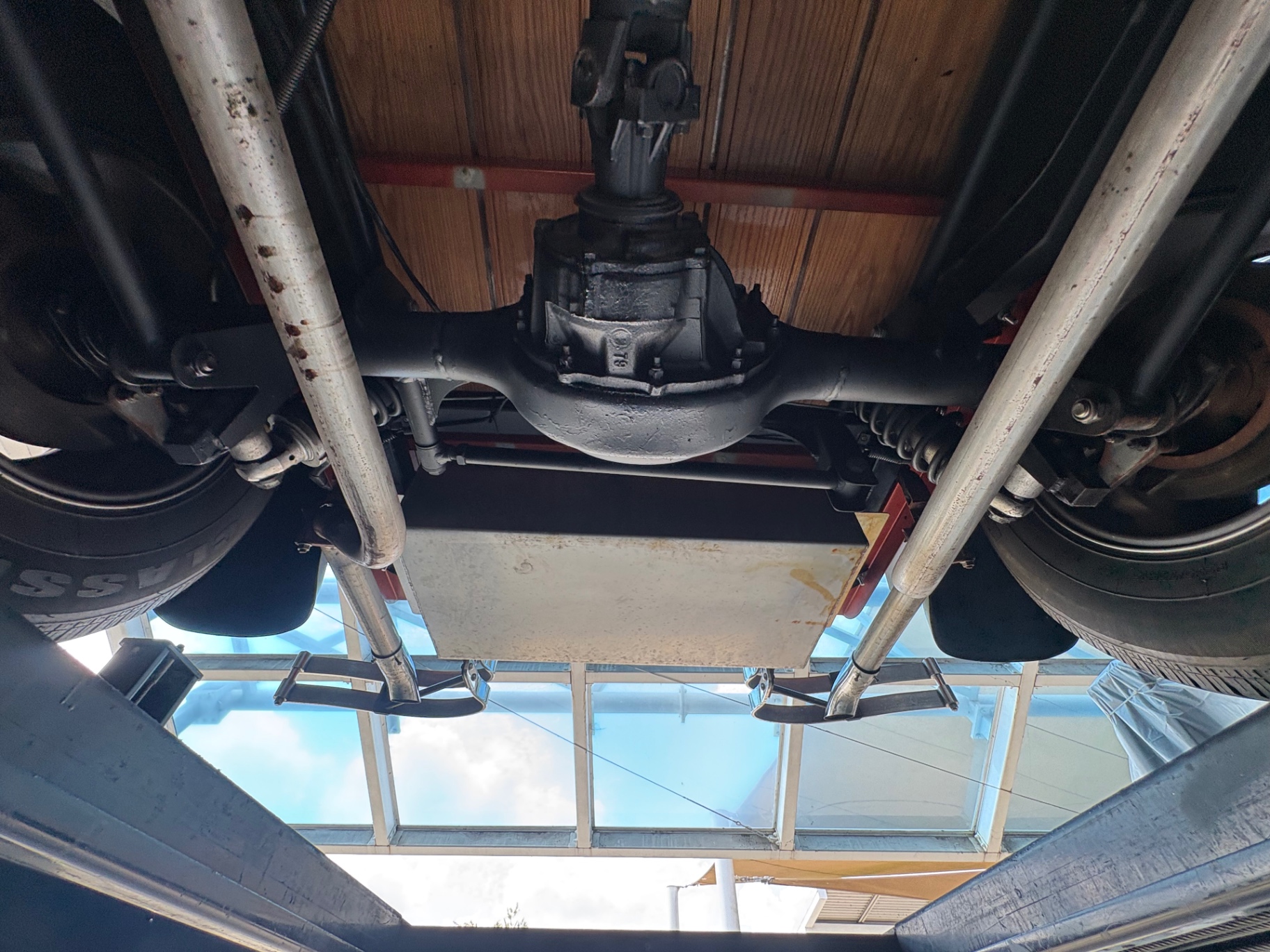 Vehicle photo 49