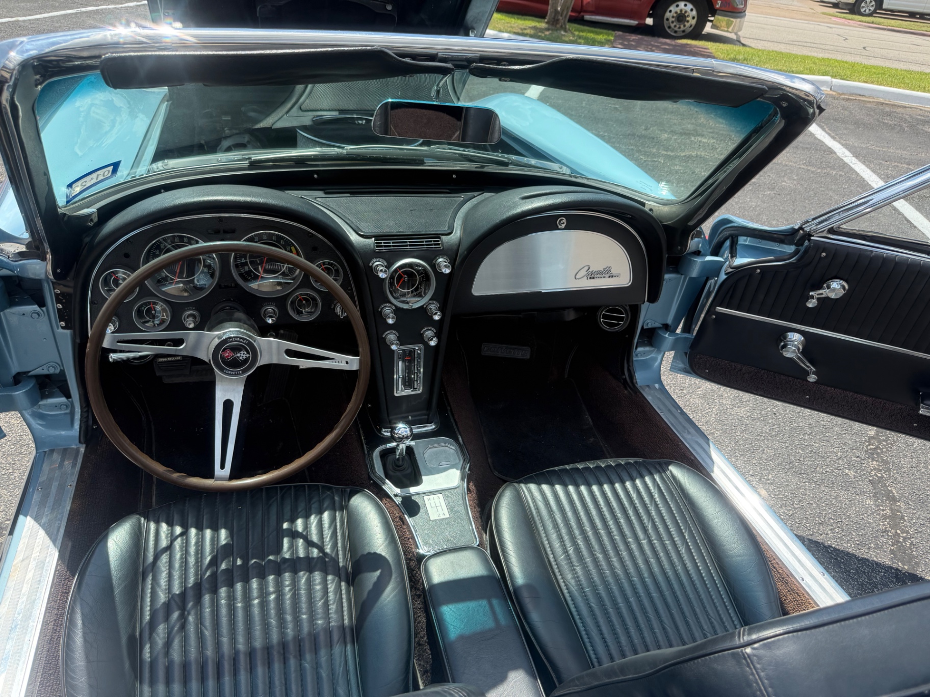 Vehicle photo 34