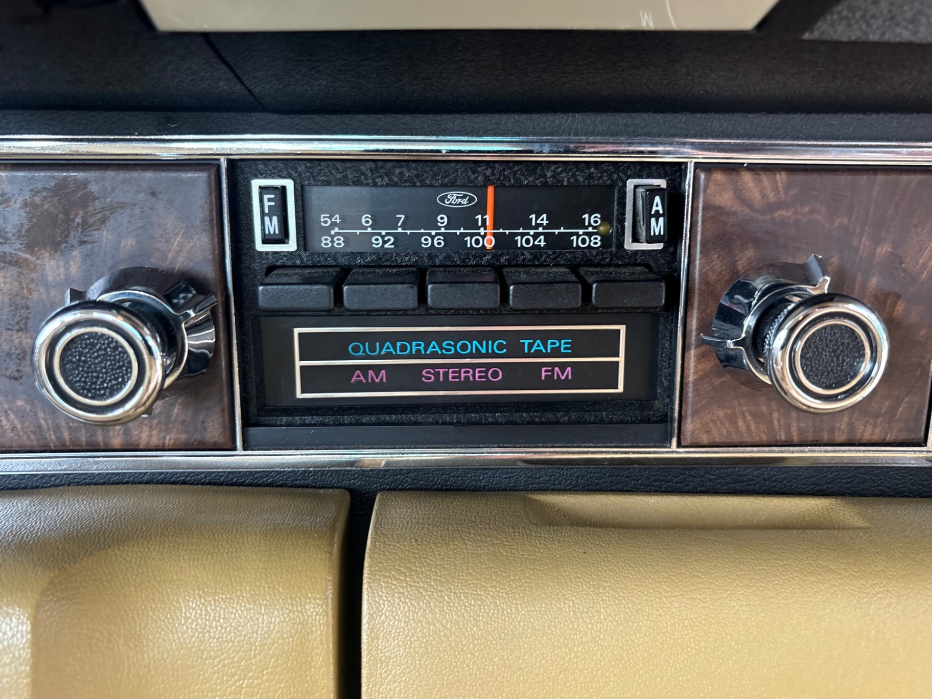 Vehicle photo 42