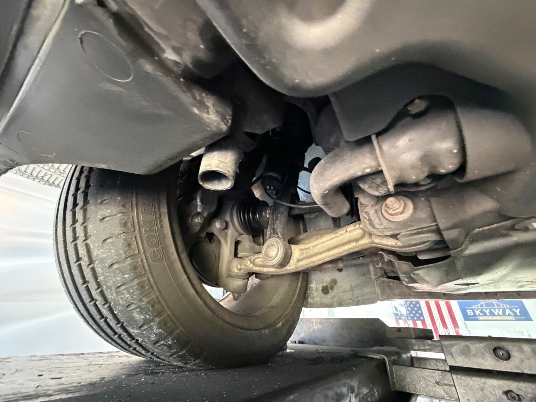 Vehicle photo 54