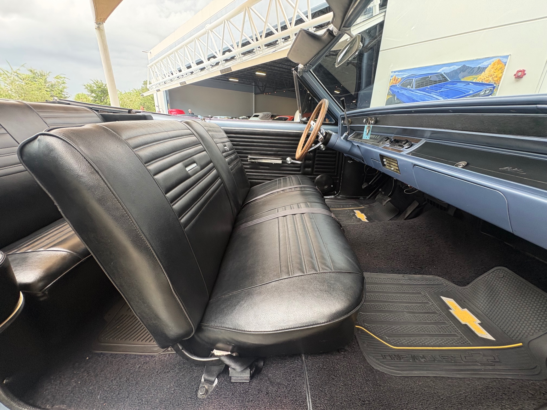 Vehicle photo 42