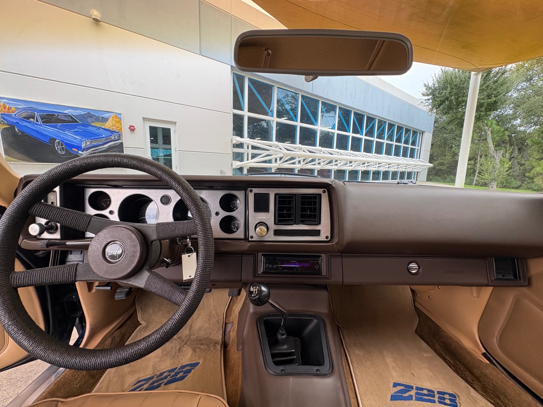 Vehicle photo 37