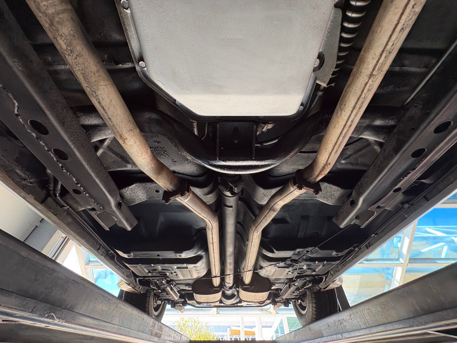 Vehicle photo 40
