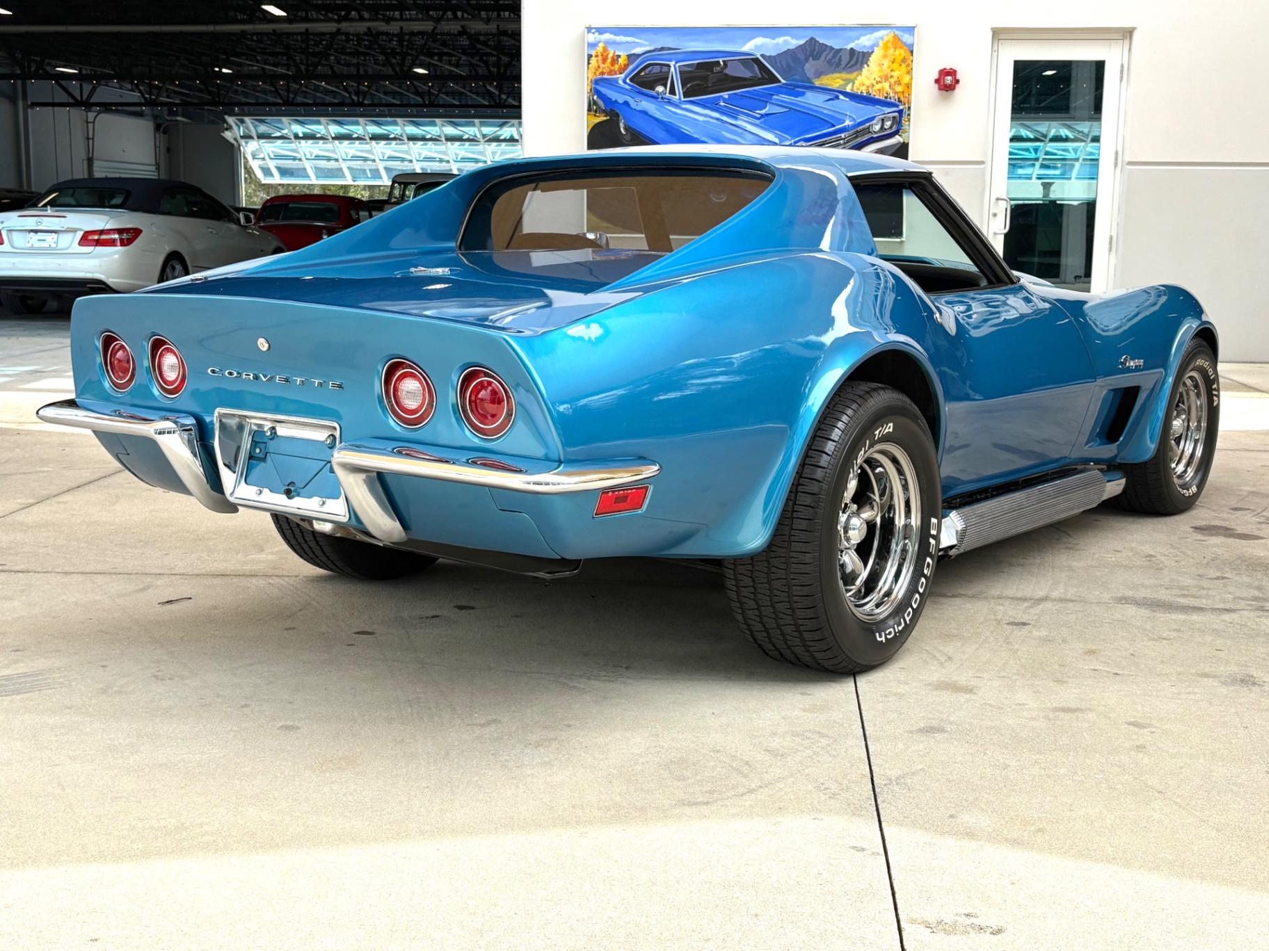 Vehicle photo 6