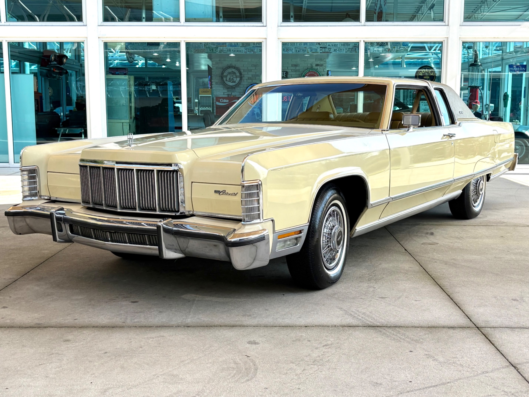 Vehicle photo 13
