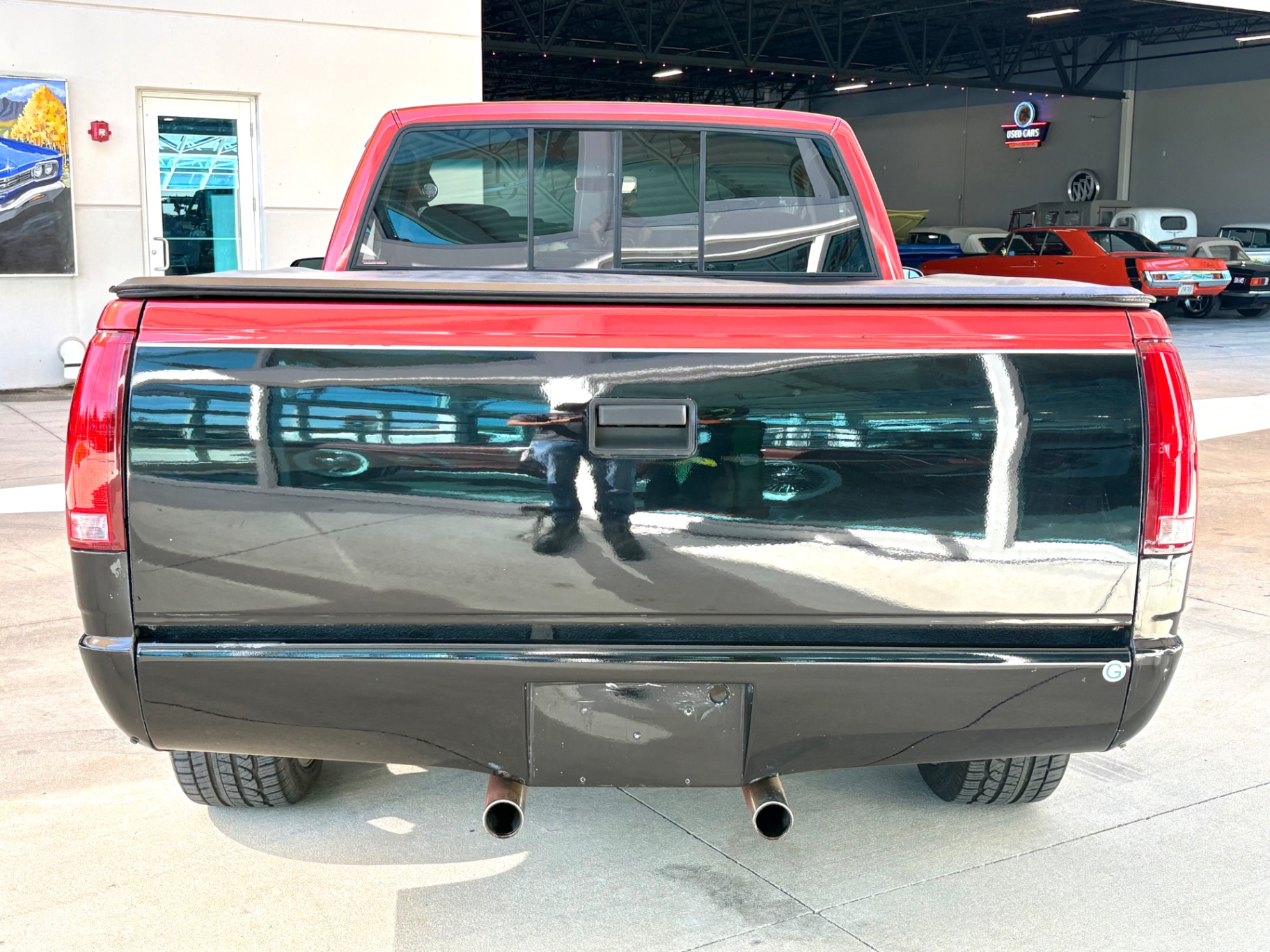 Vehicle photo 6