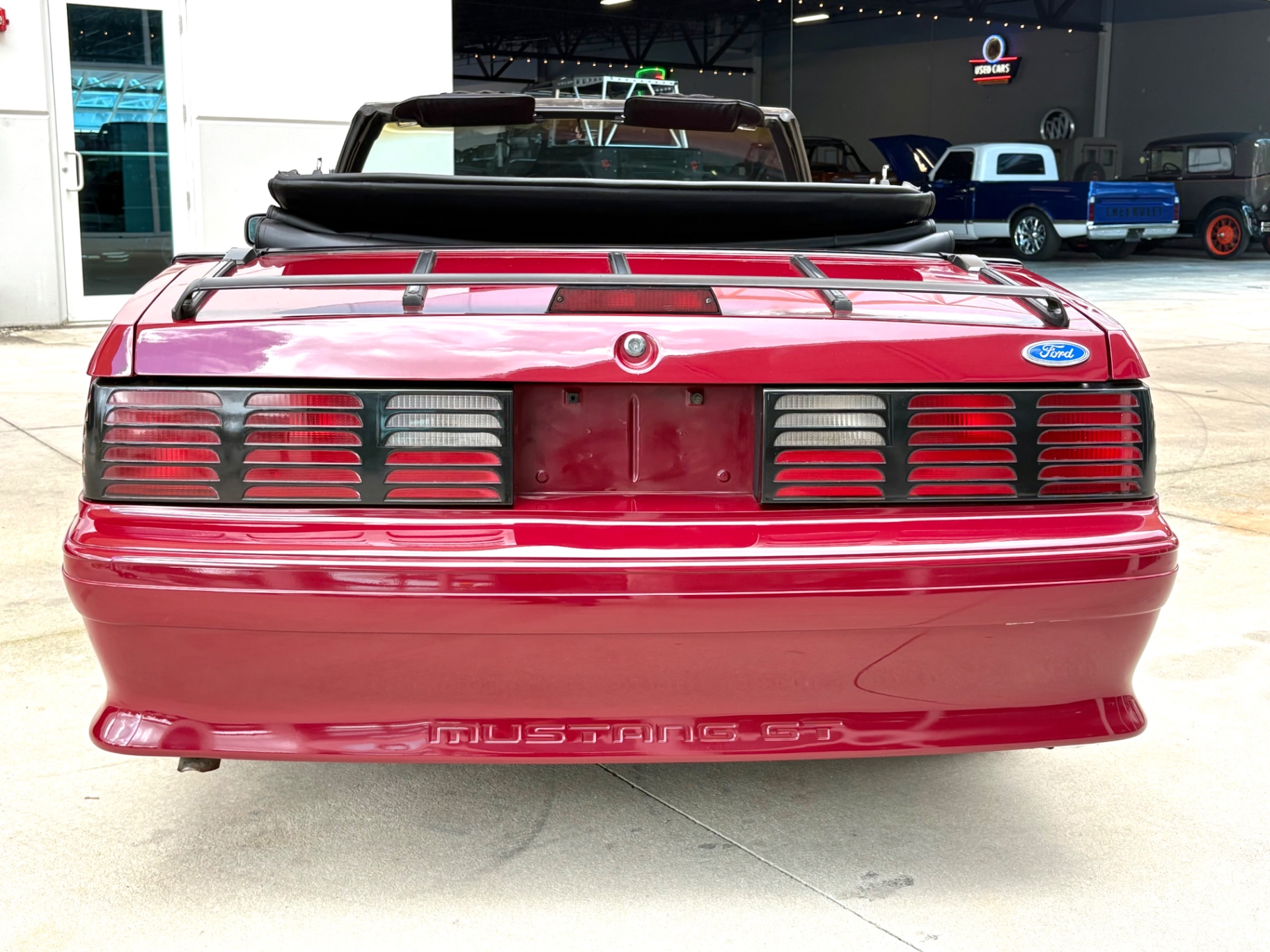 Vehicle photo 6