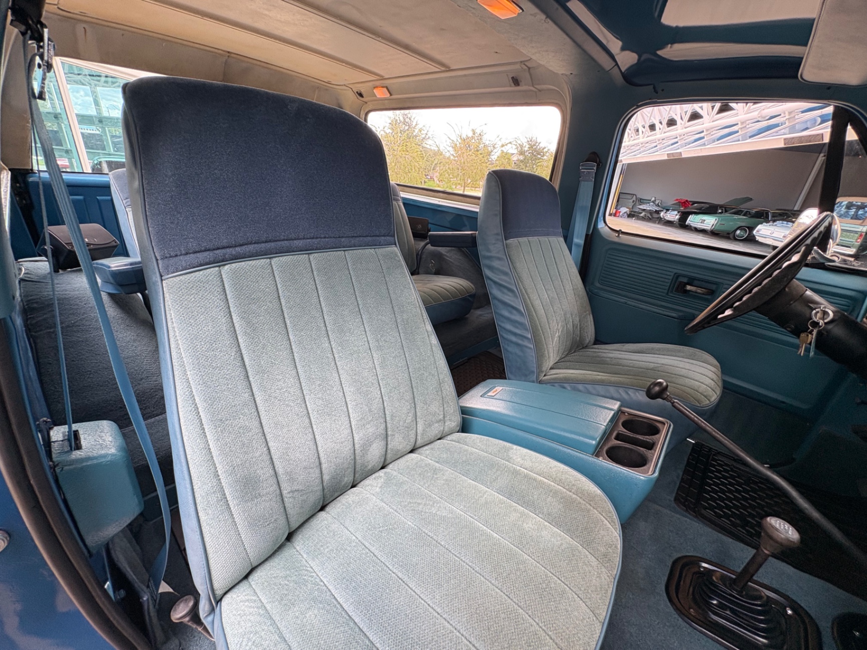 Vehicle photo 39