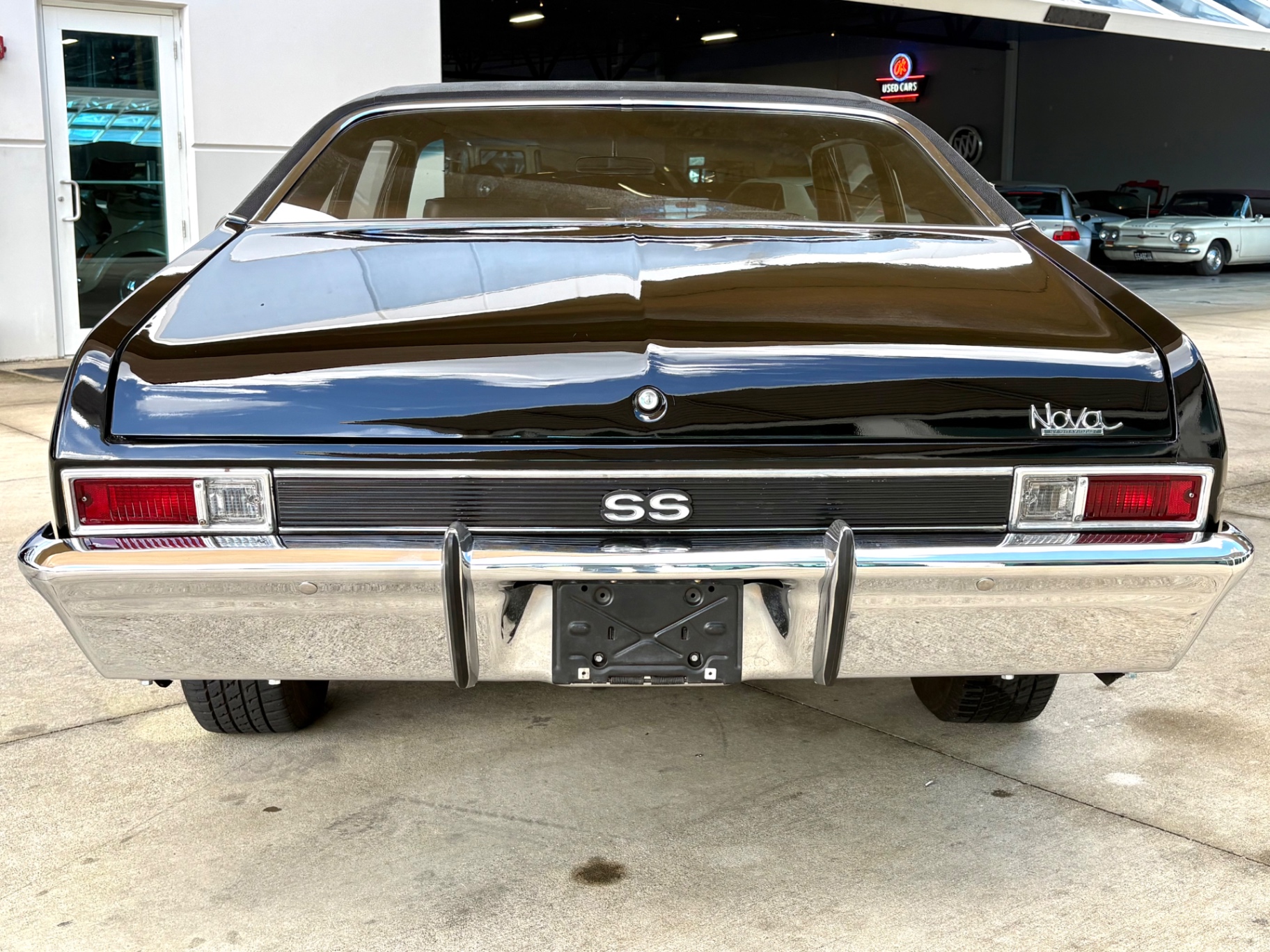 Vehicle photo 7
