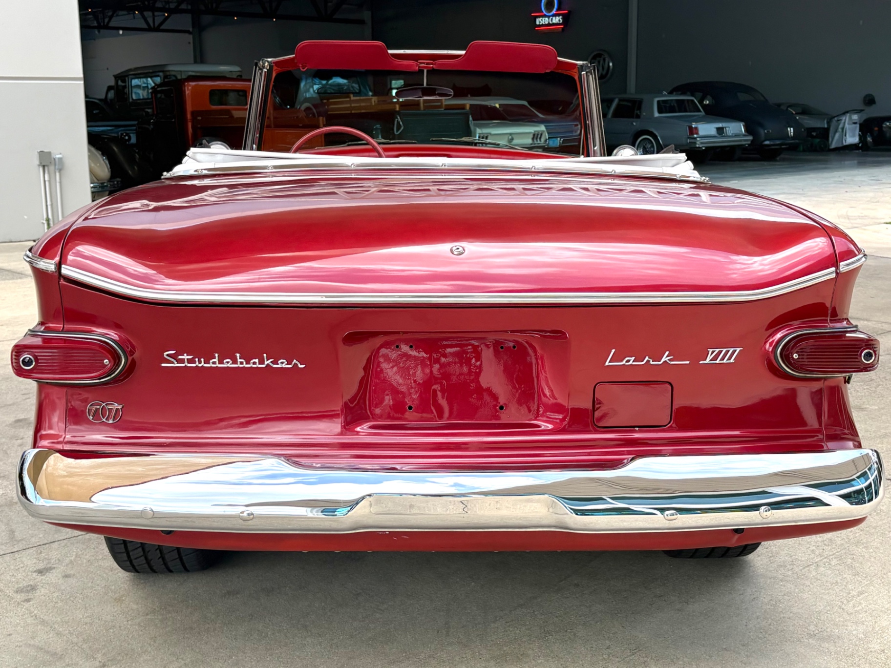Vehicle photo 7