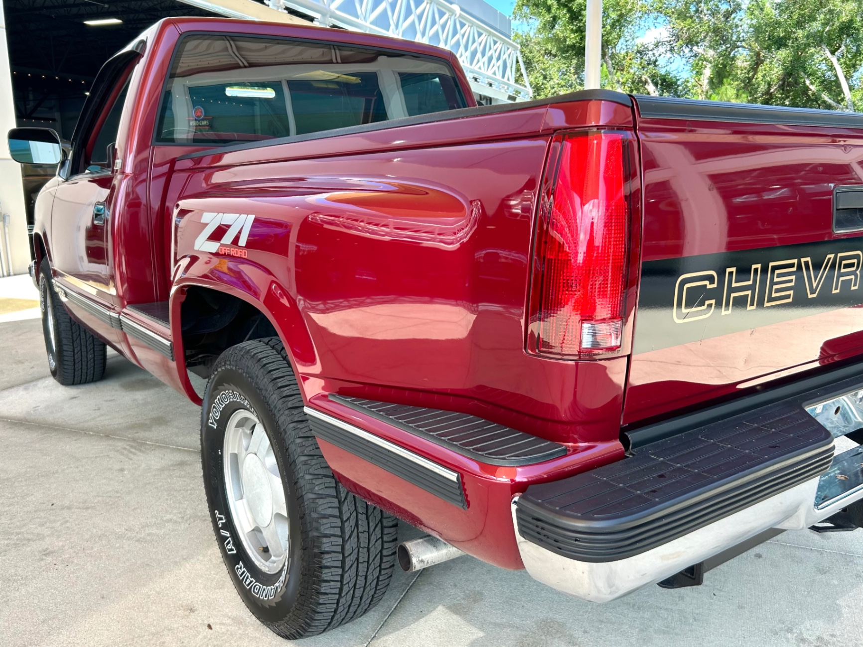 Vehicle photo 14
