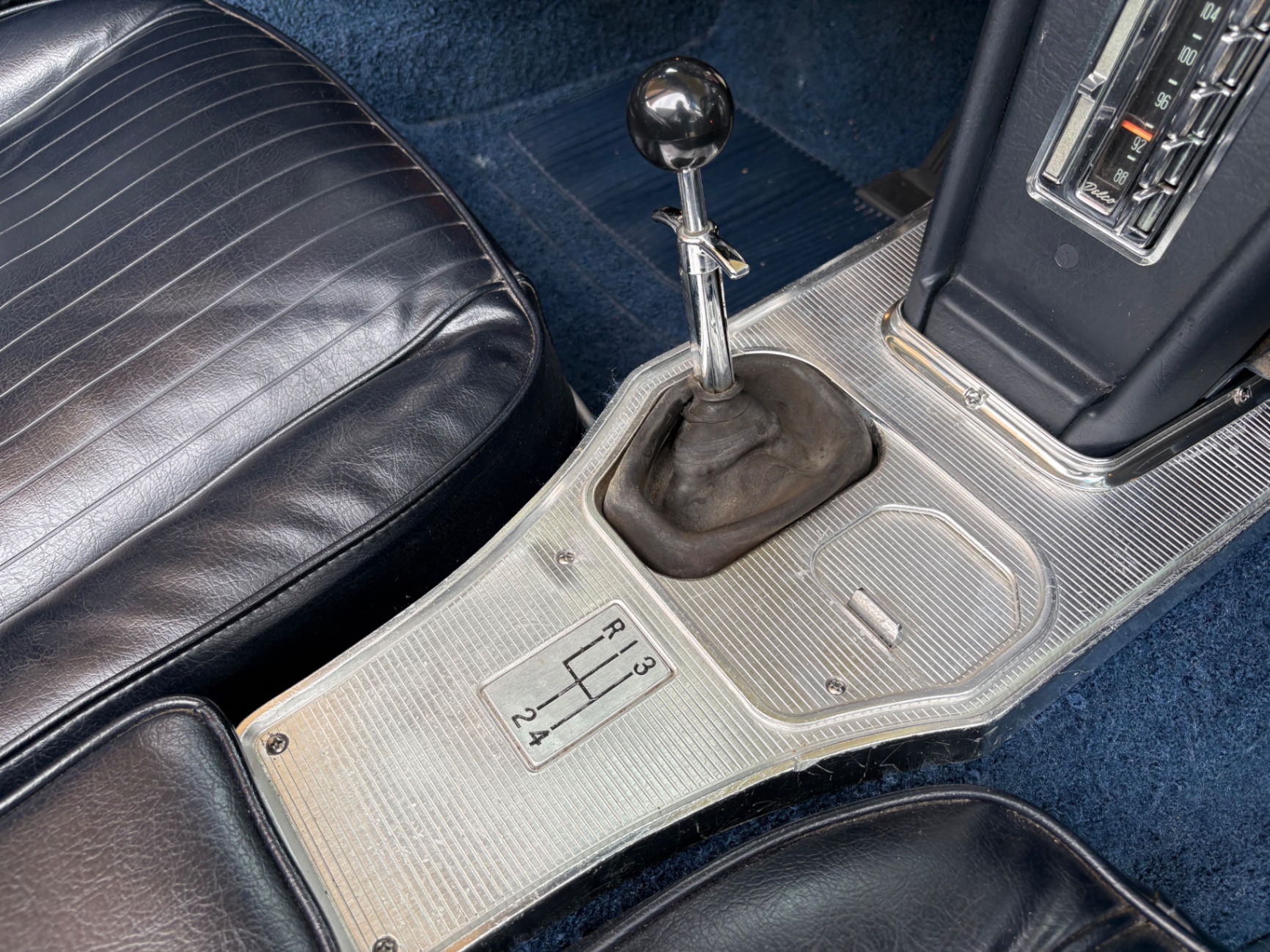 Vehicle photo 52