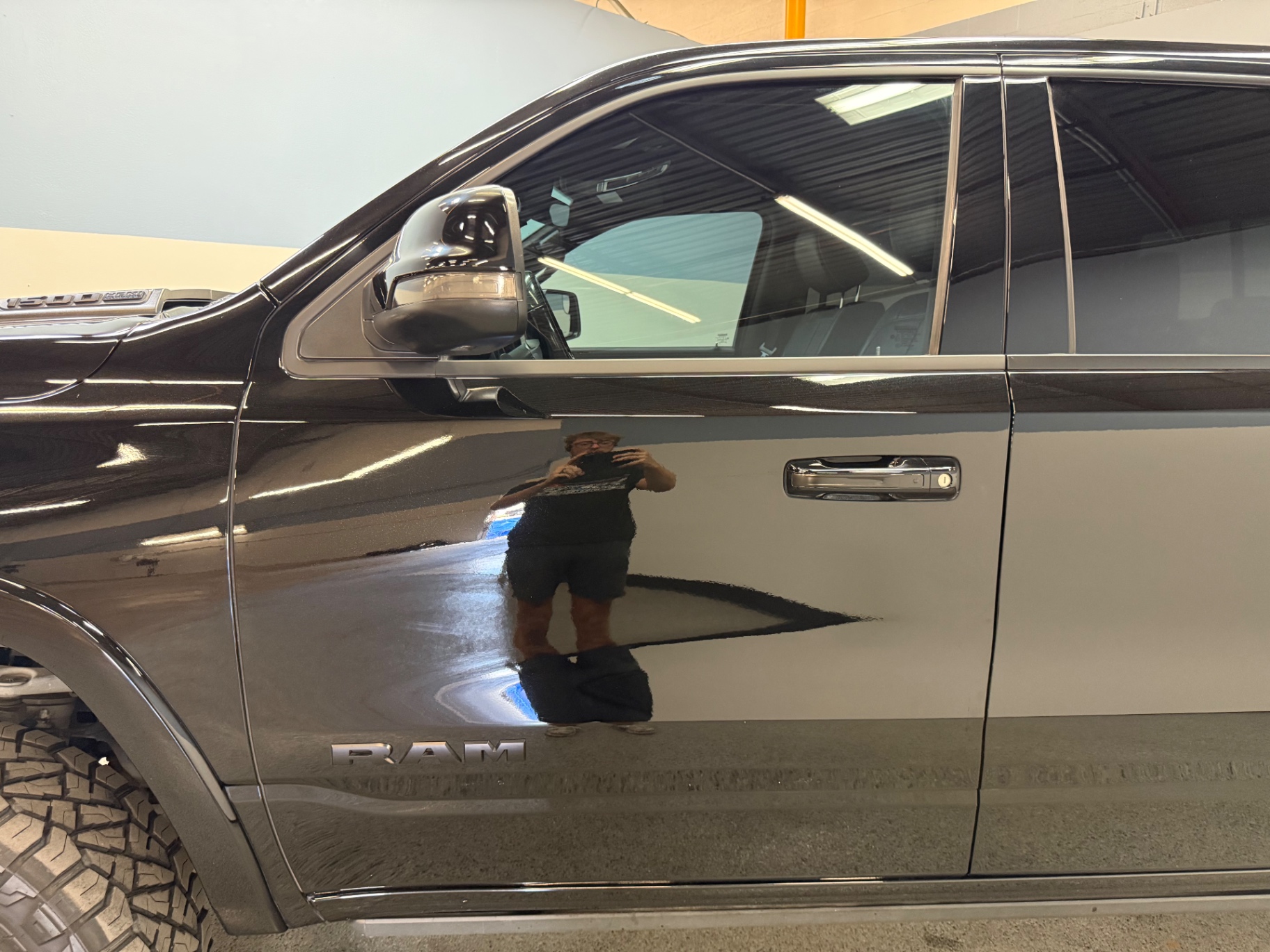 Vehicle photo 11