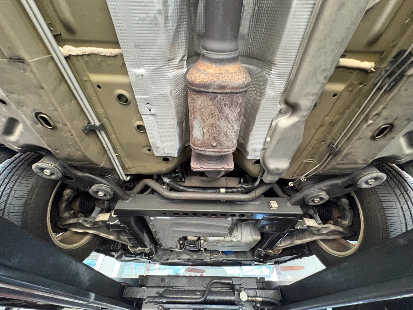 Vehicle photo 54