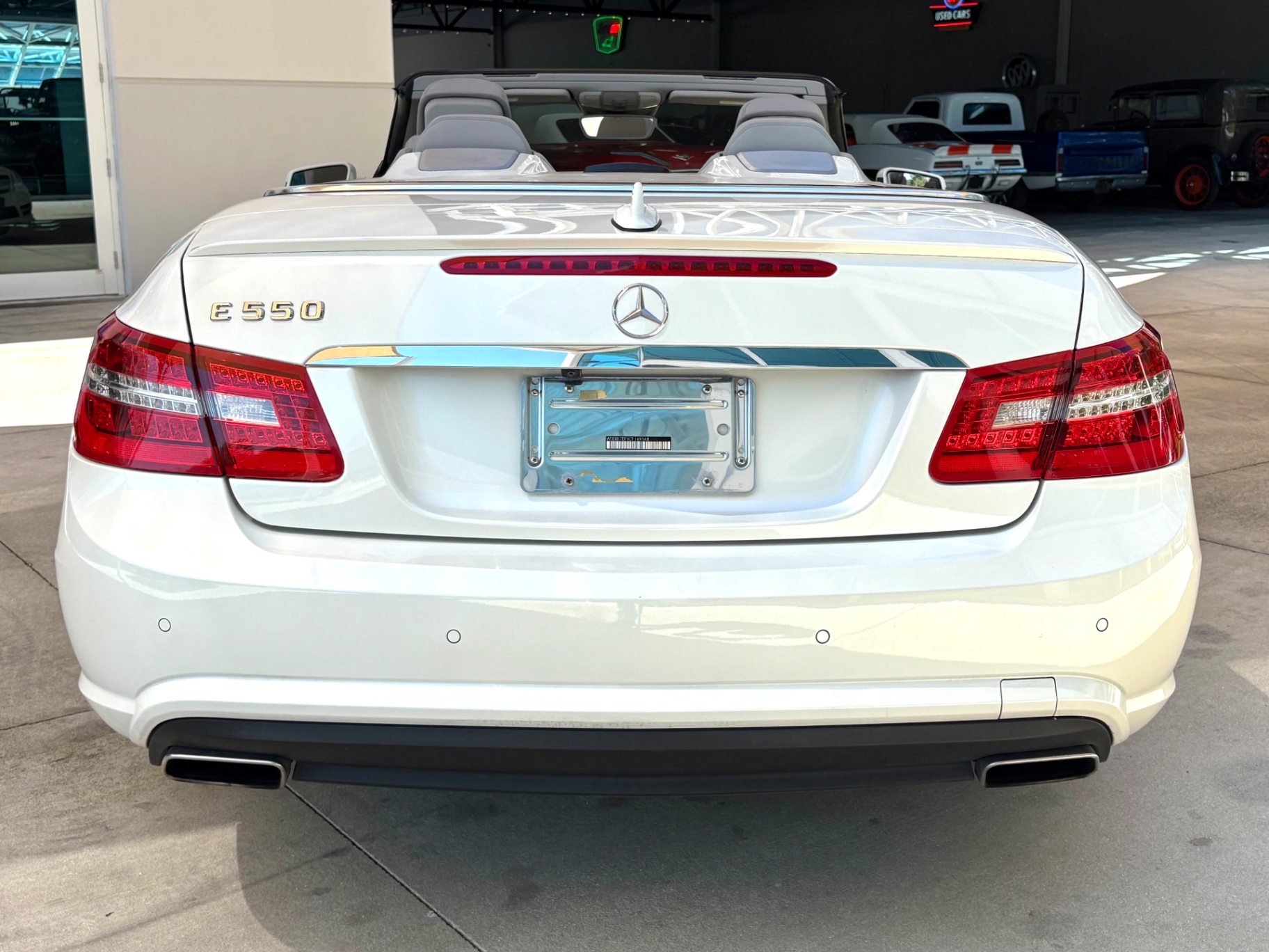 Vehicle photo 6