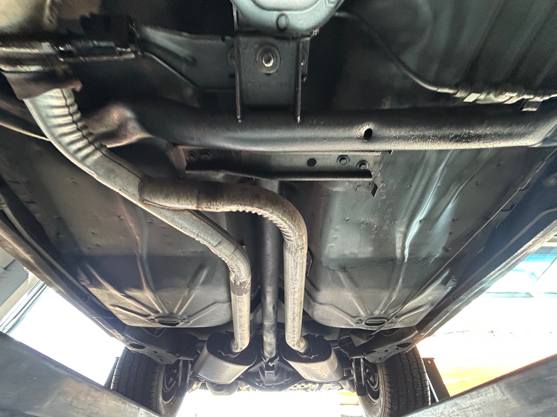 Vehicle photo 54