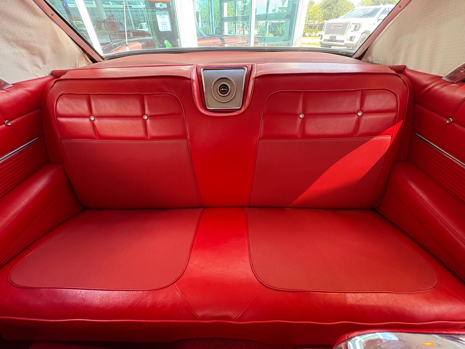 Vehicle photo 36