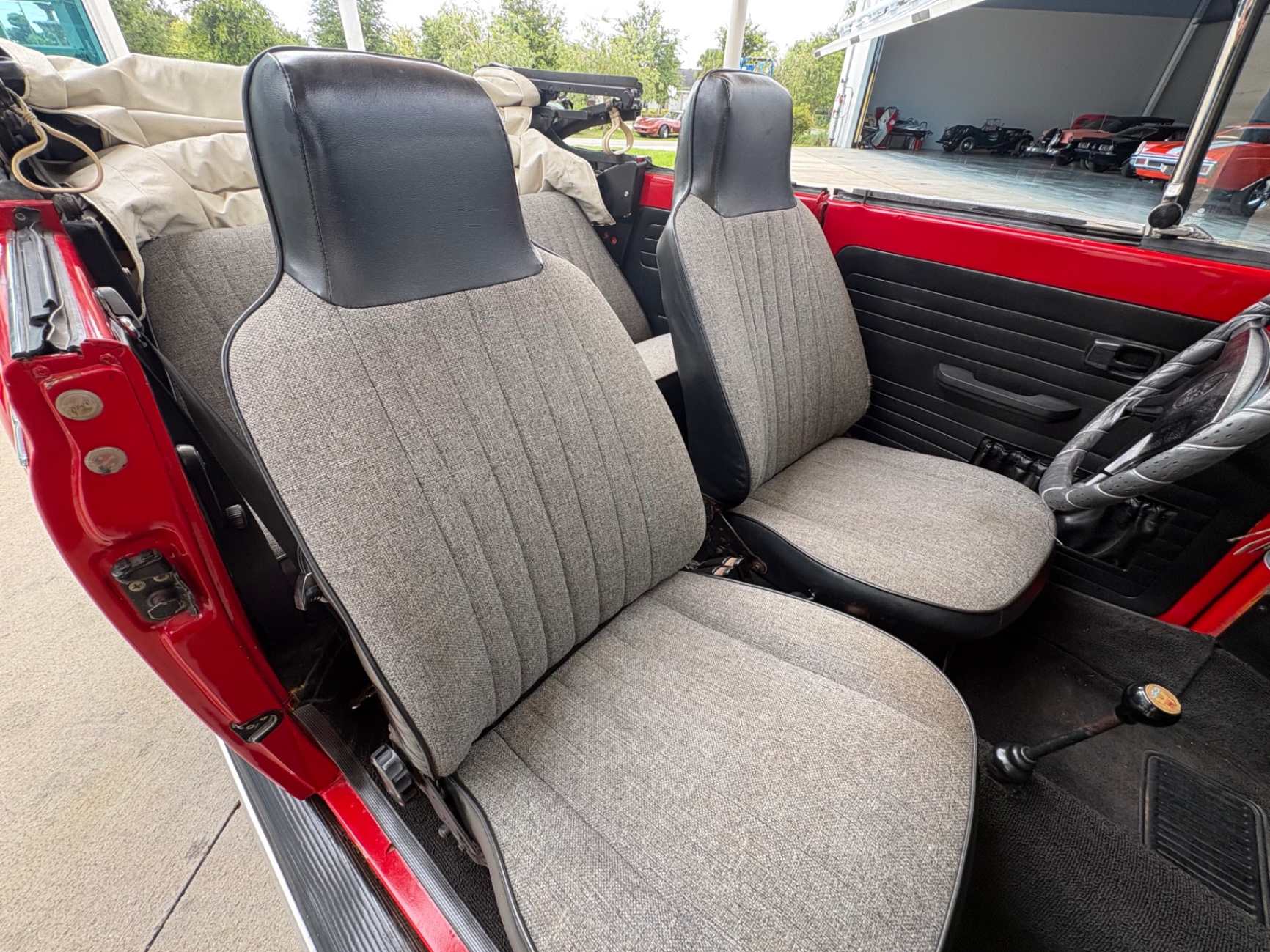 Vehicle photo 42
