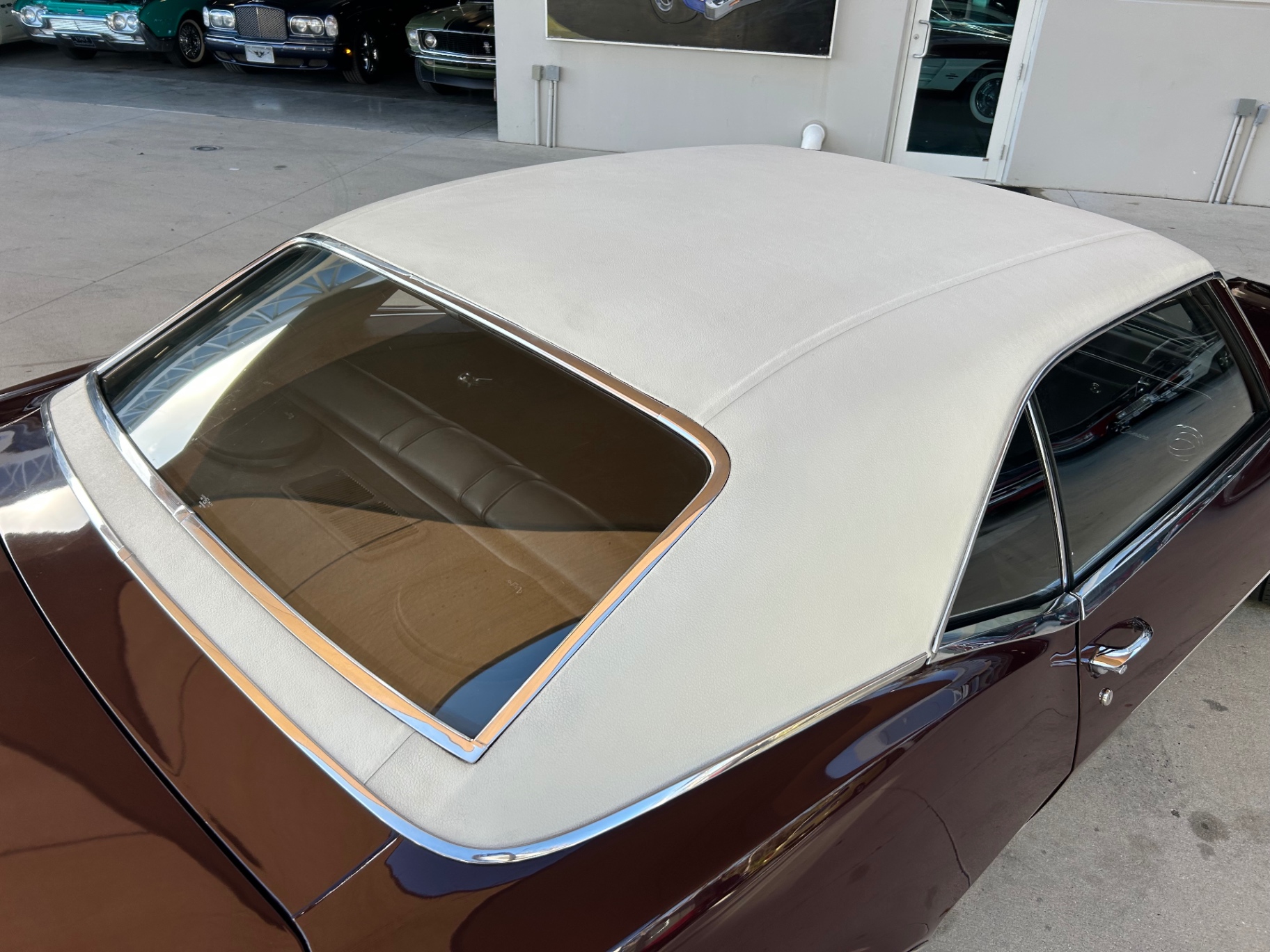 Vehicle photo 22
