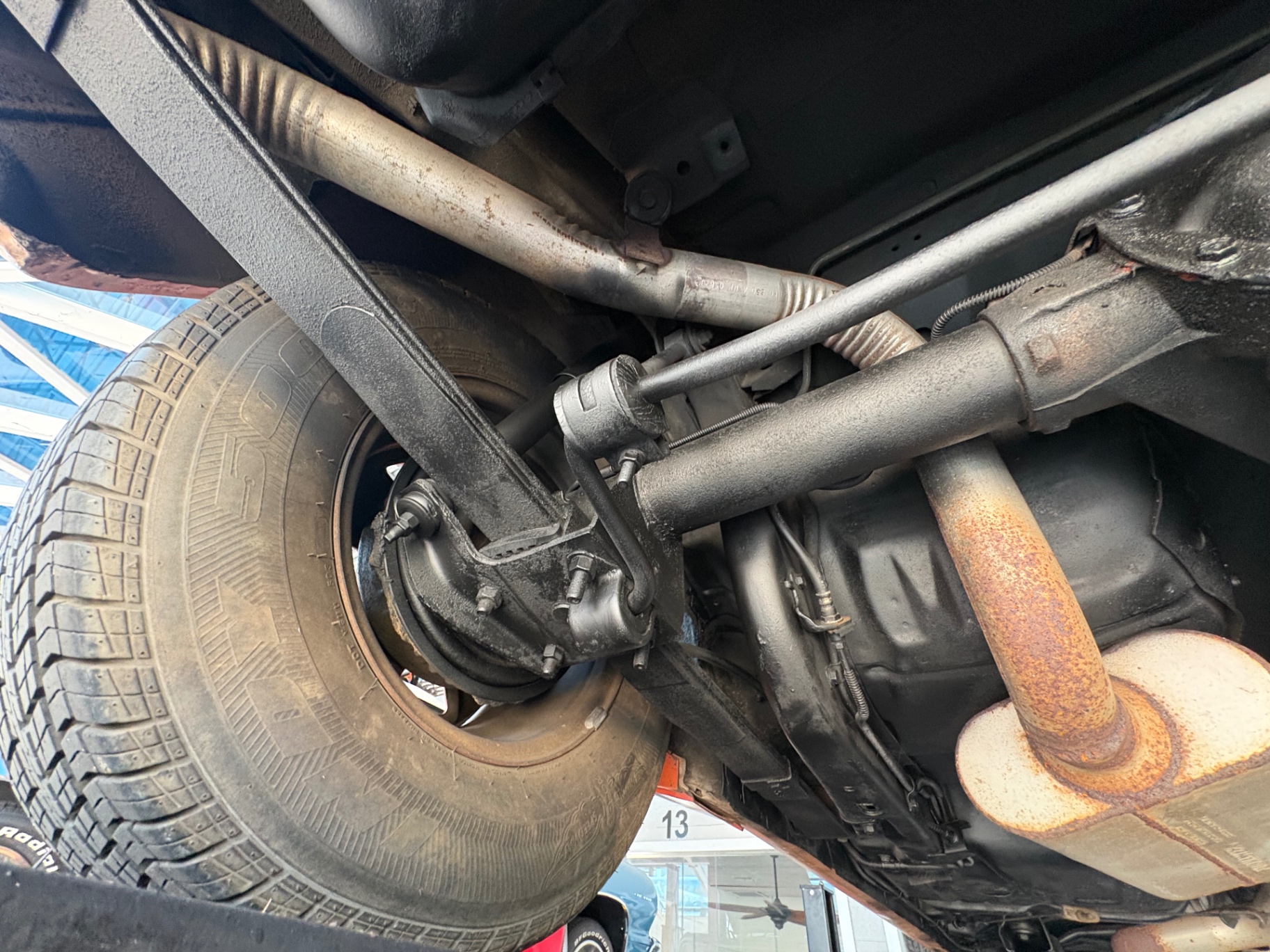 Vehicle photo 44