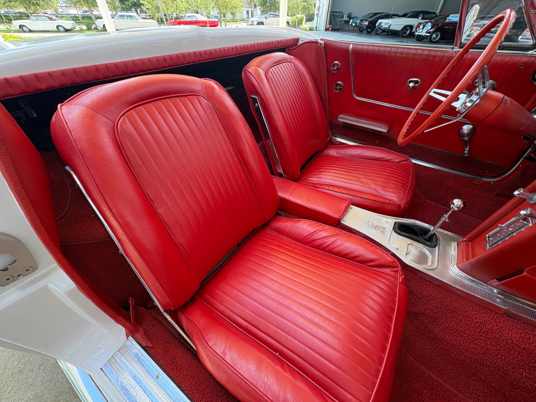 Vehicle photo 50