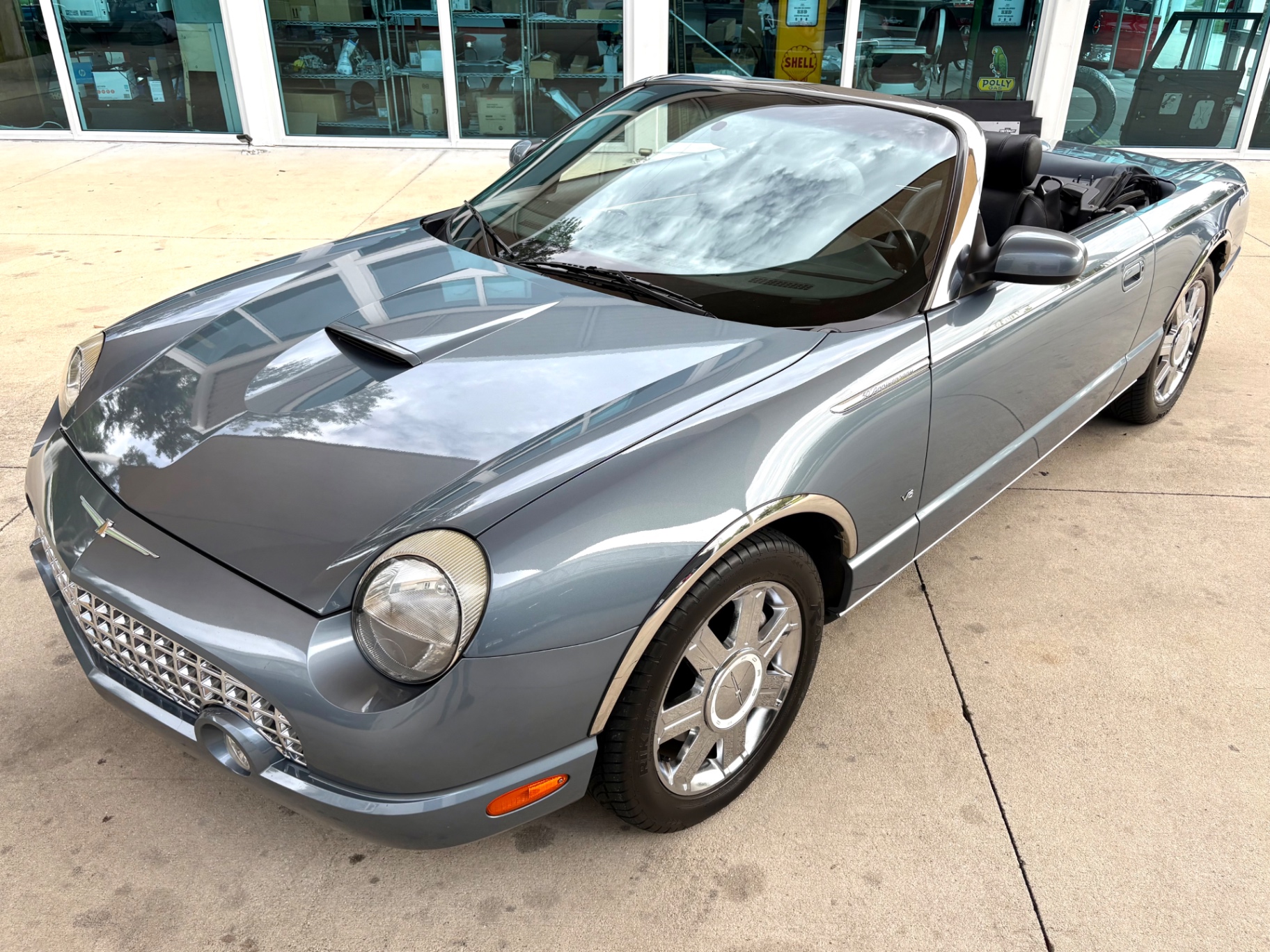 Vehicle photo 20