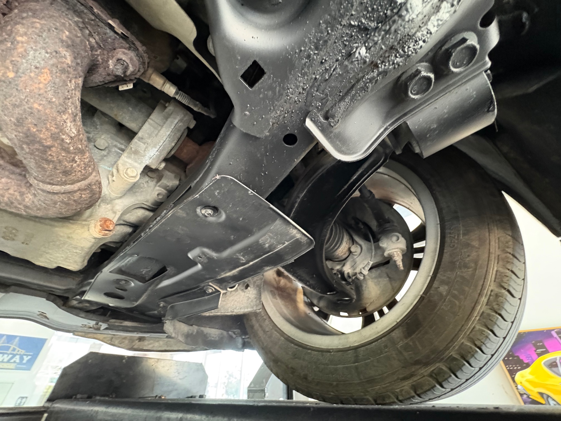 Vehicle photo 52