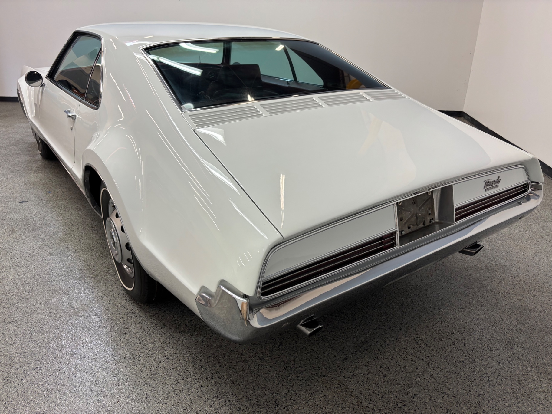 Vehicle photo 5