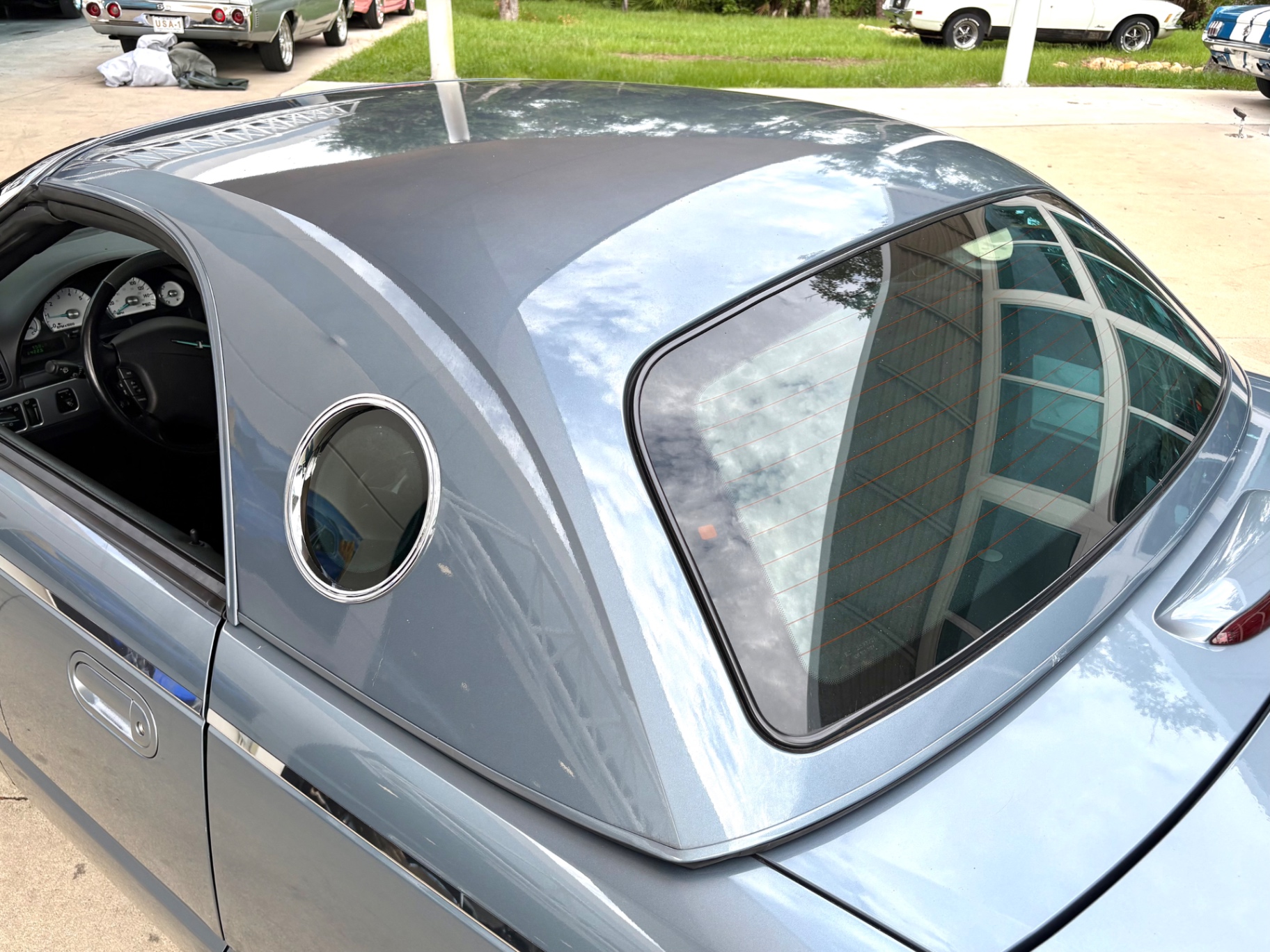 Vehicle photo 30