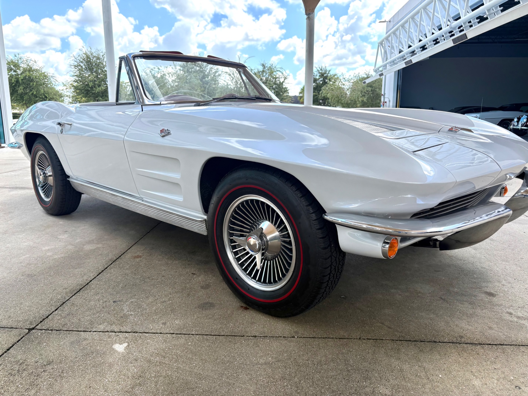 Vehicle photo 19