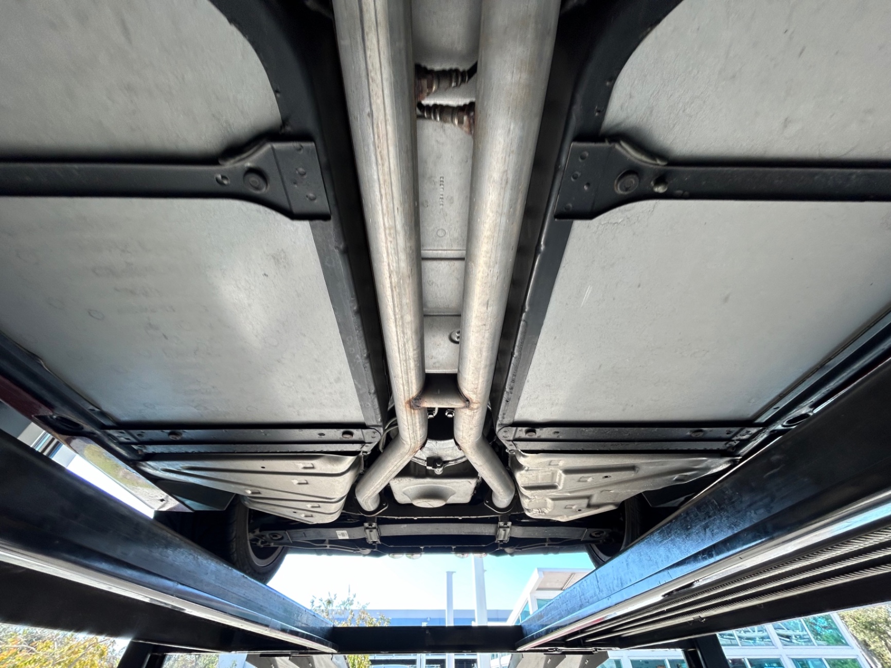 Vehicle photo 52