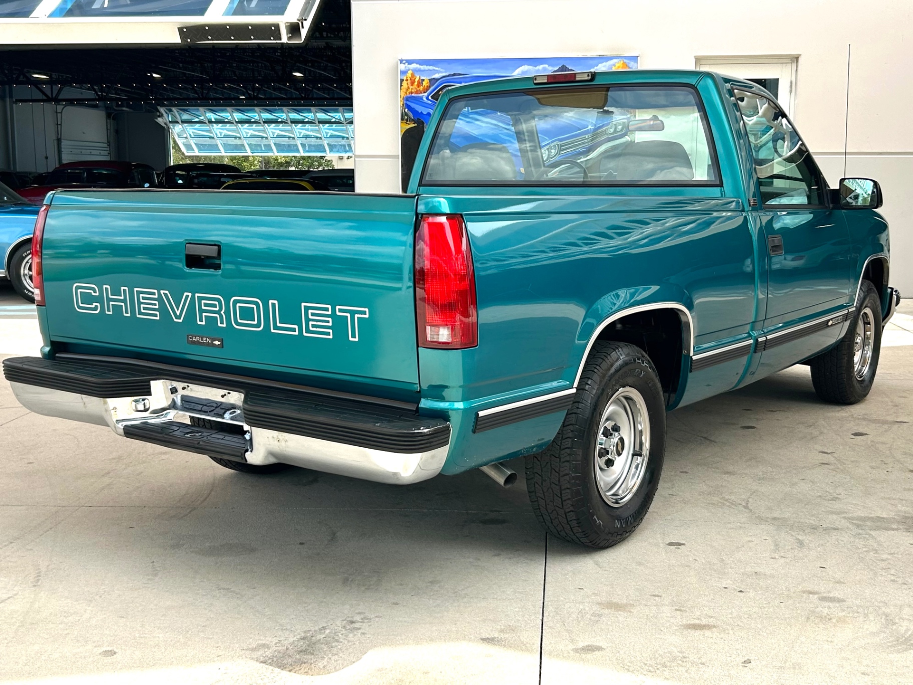 Vehicle photo 5