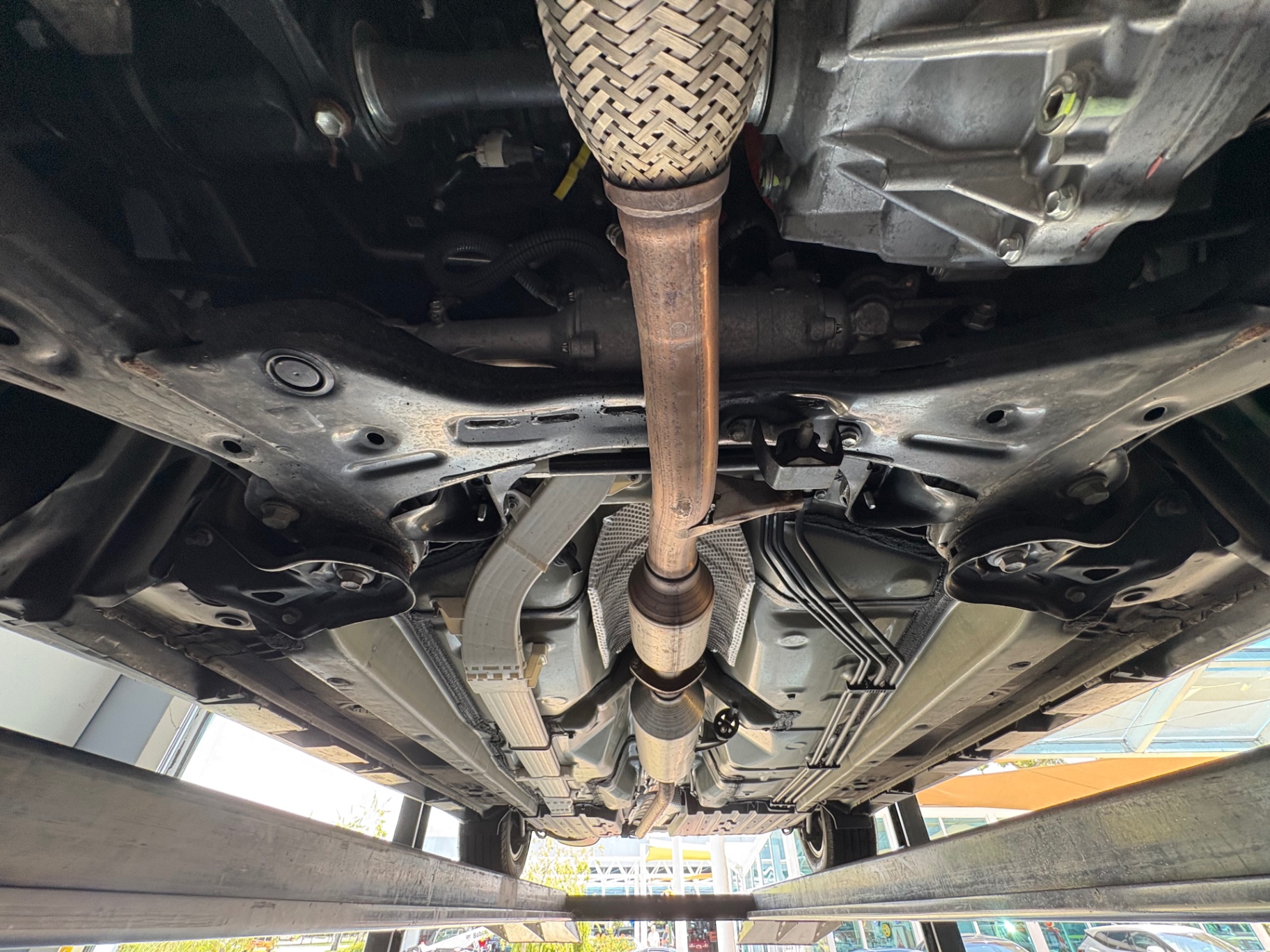Vehicle photo 54