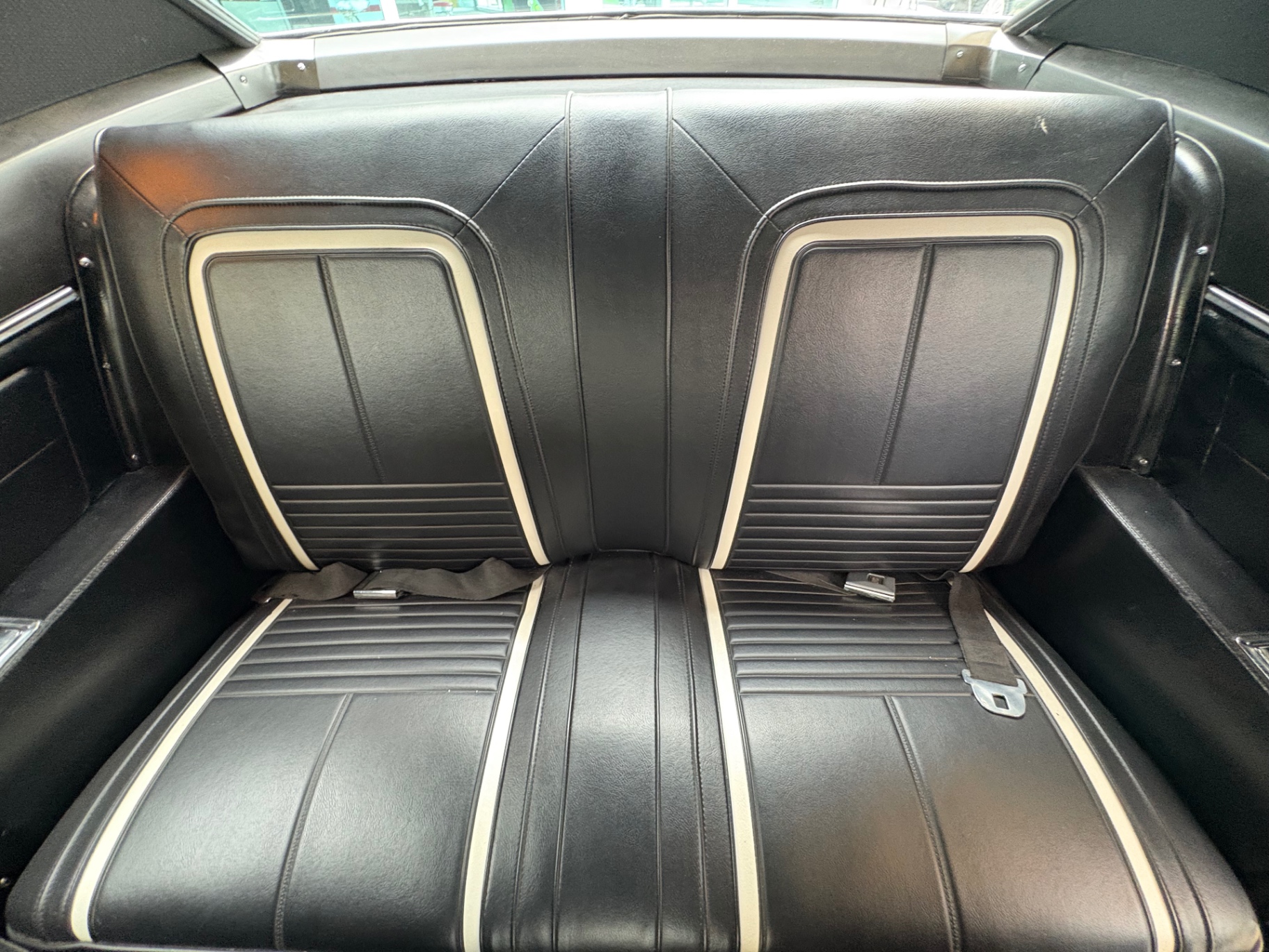 Vehicle photo 35
