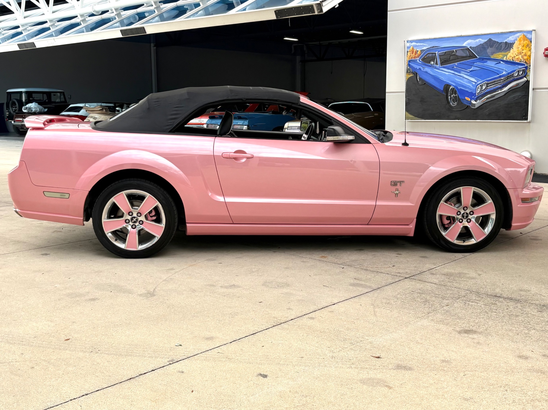 Vehicle photo 22