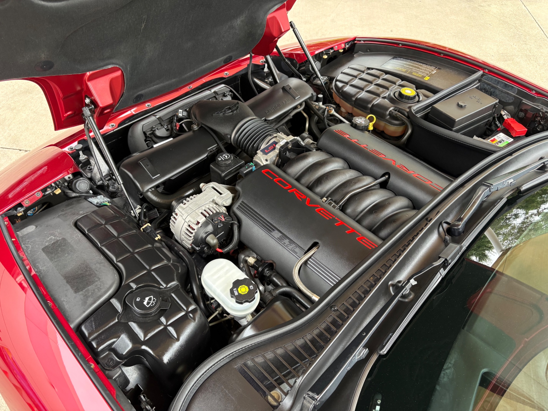 Vehicle photo 28