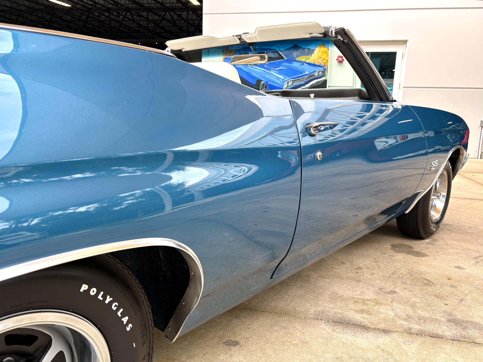 Vehicle photo 15
