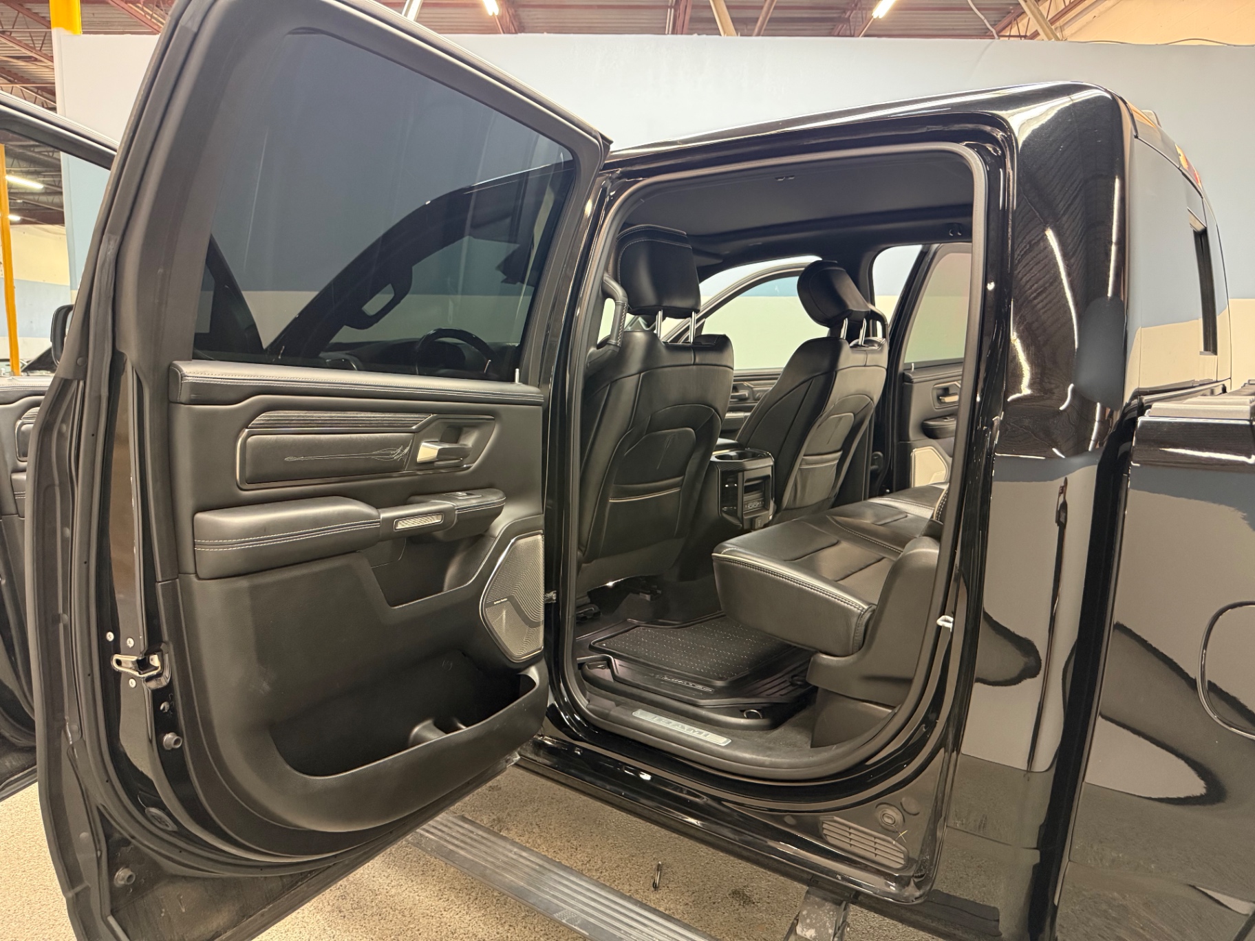 Vehicle photo 39