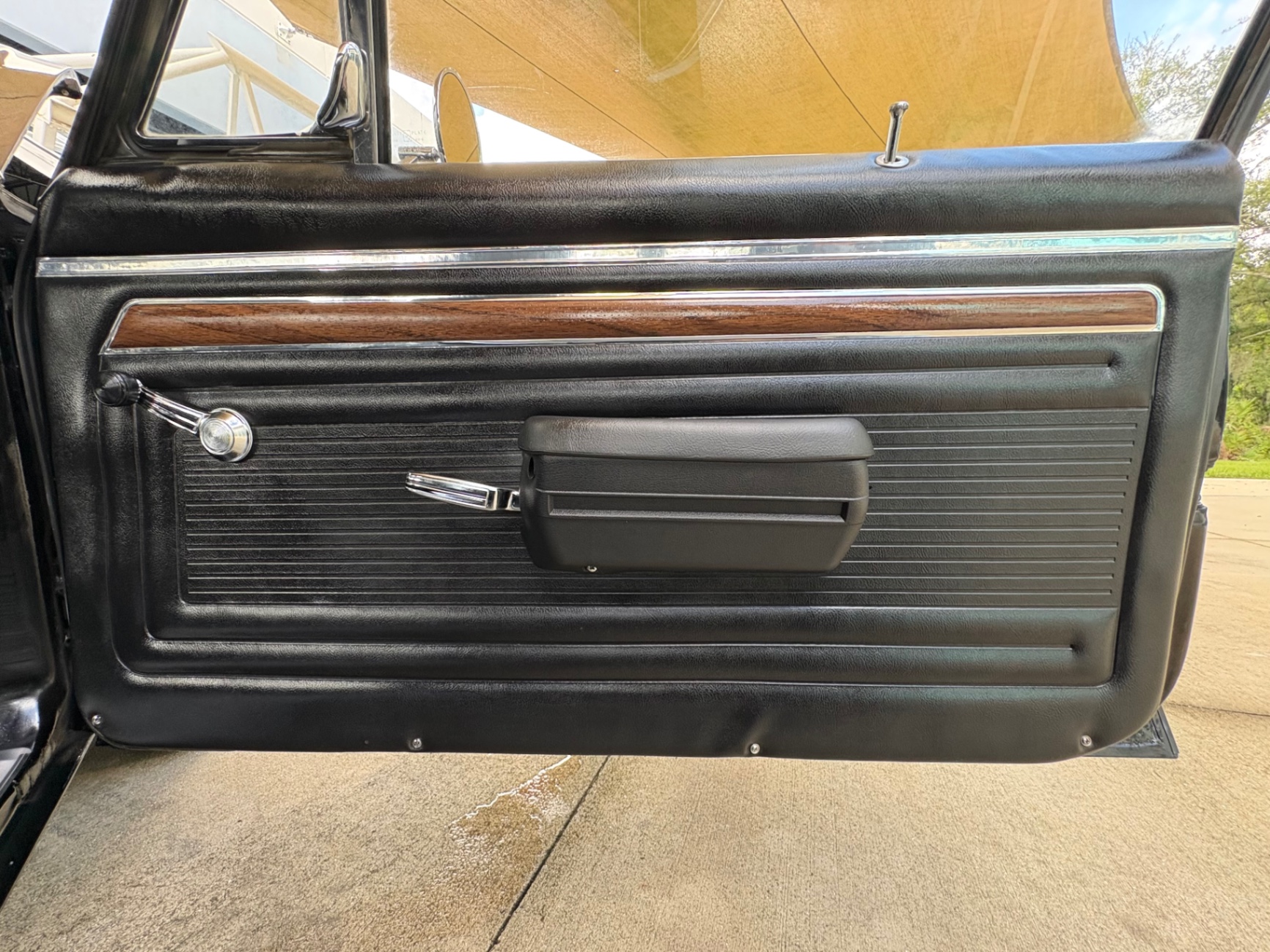 Vehicle photo 40