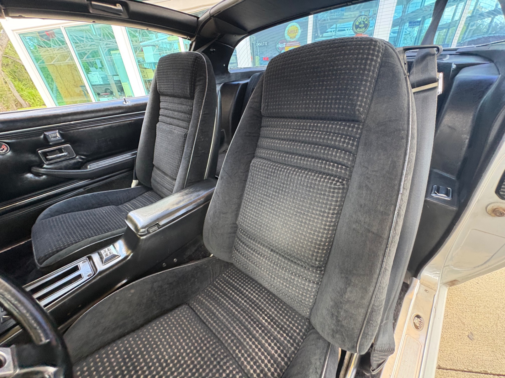 Vehicle photo 36