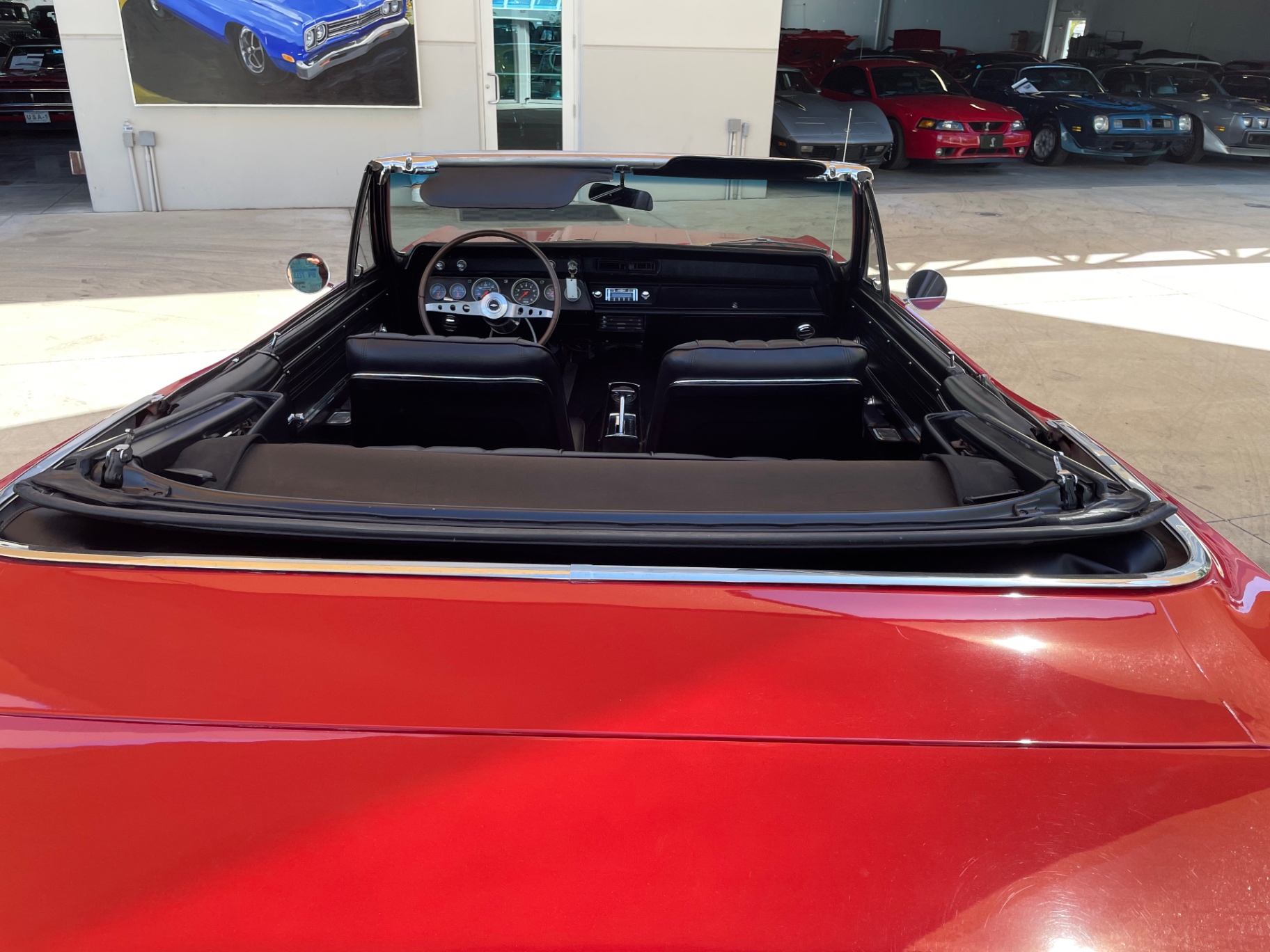 Vehicle photo 17
