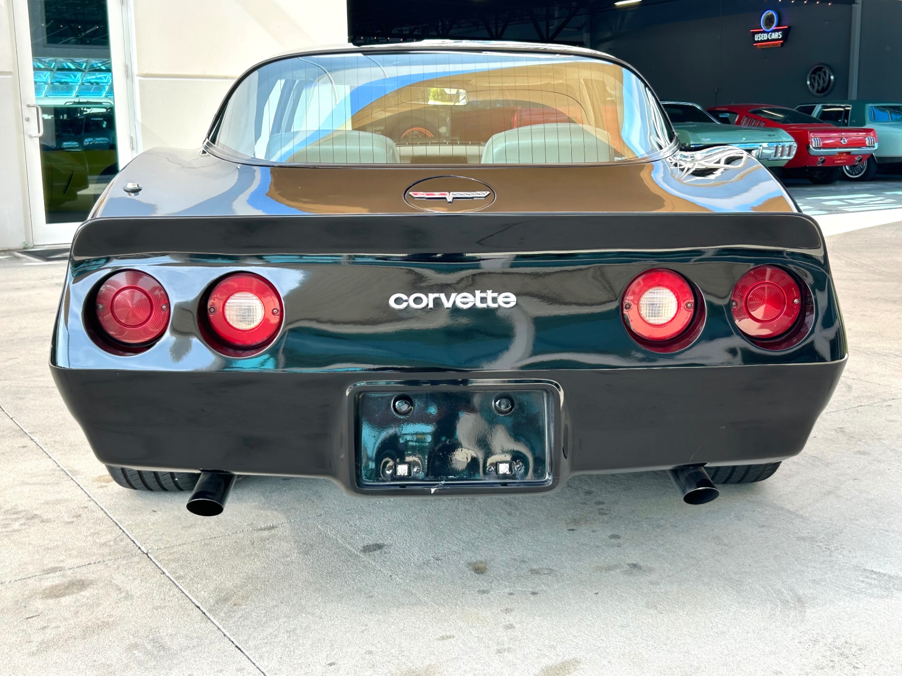 Vehicle photo 6