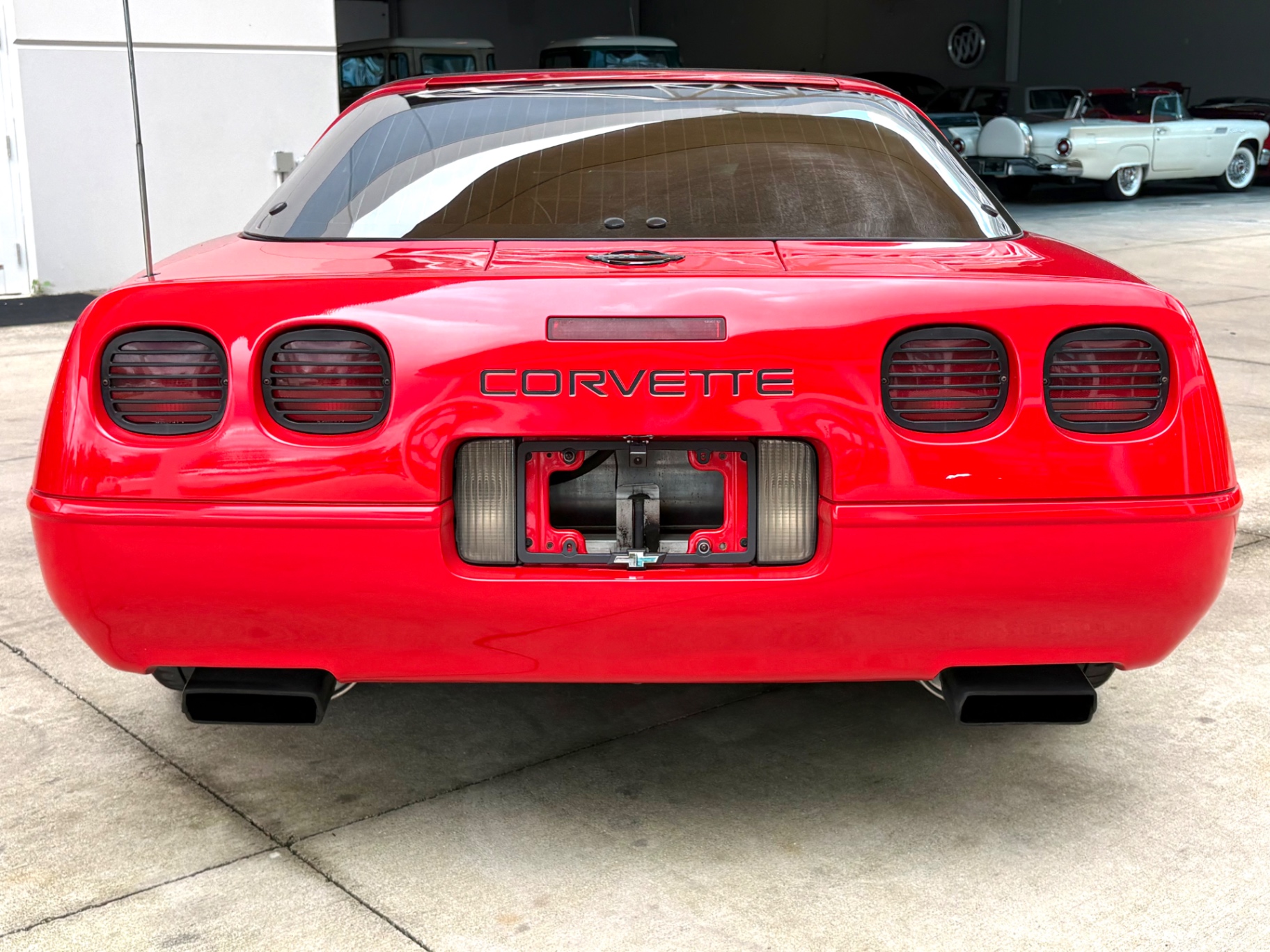 Vehicle photo 8