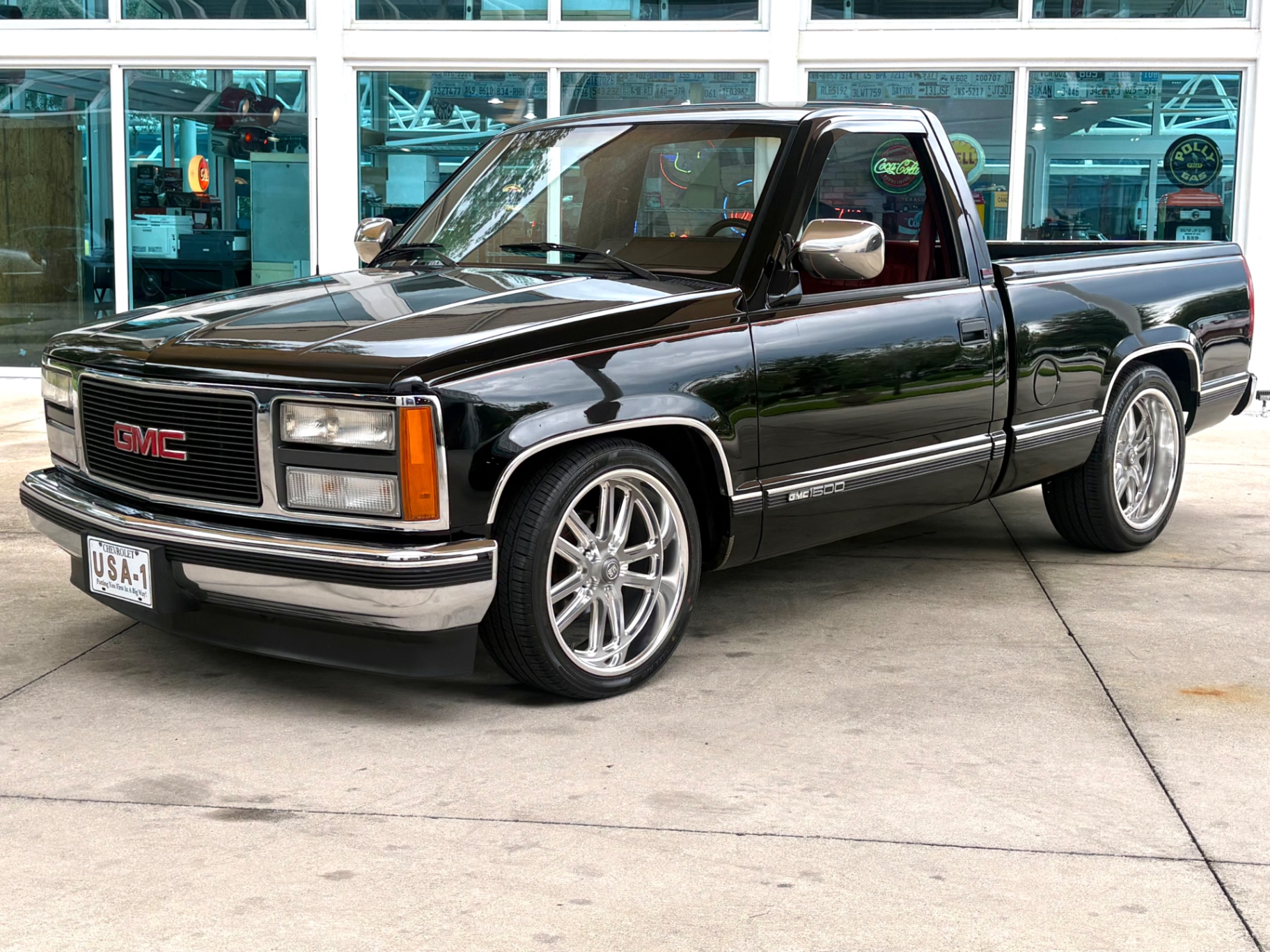 Vehicle photo 11