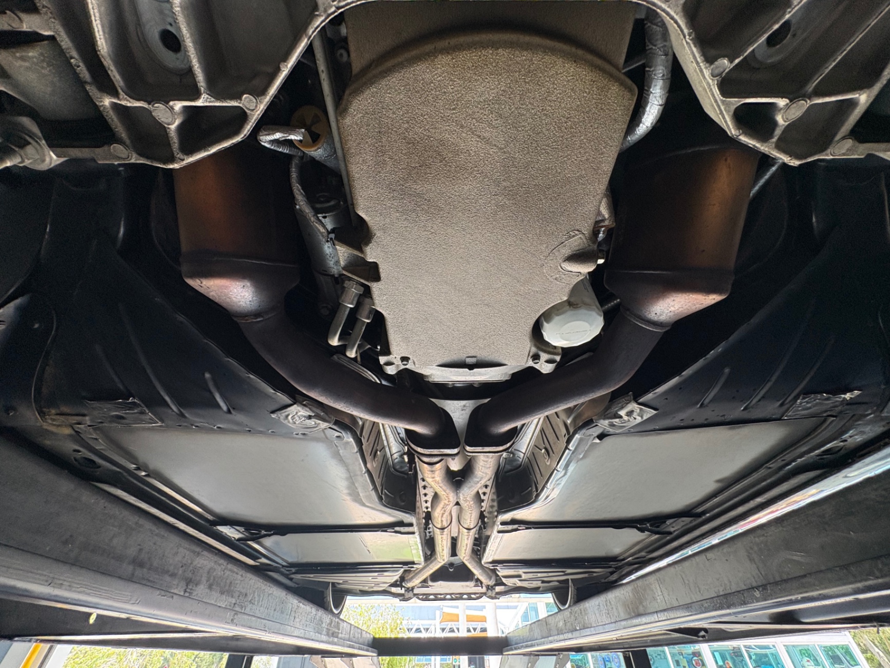 Vehicle photo 54