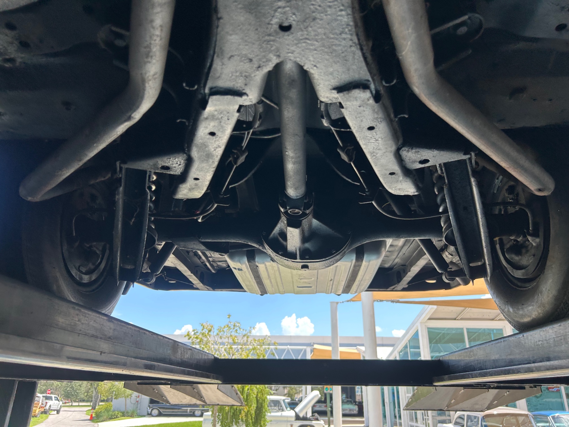 Vehicle photo 58