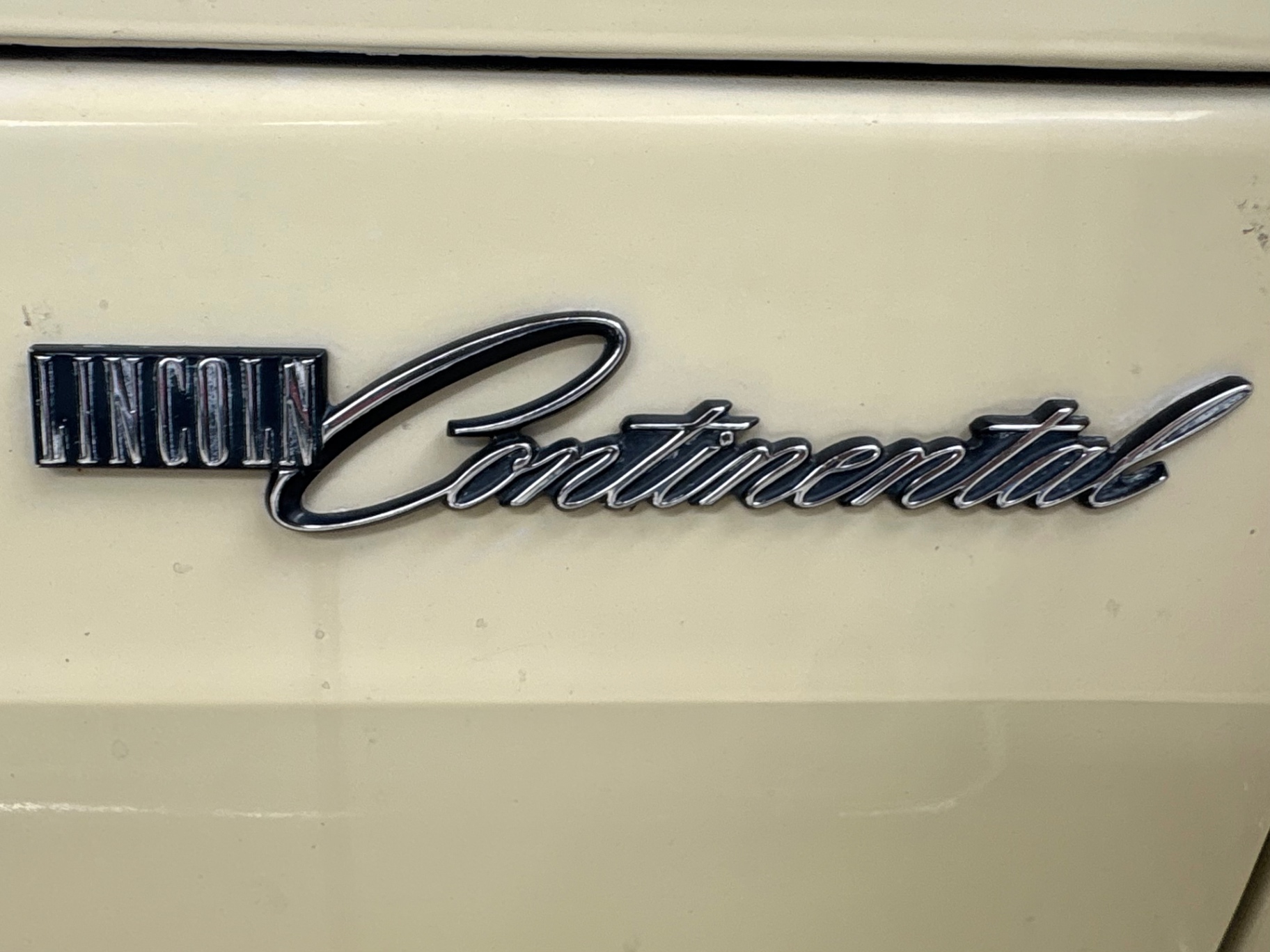 Vehicle photo 23