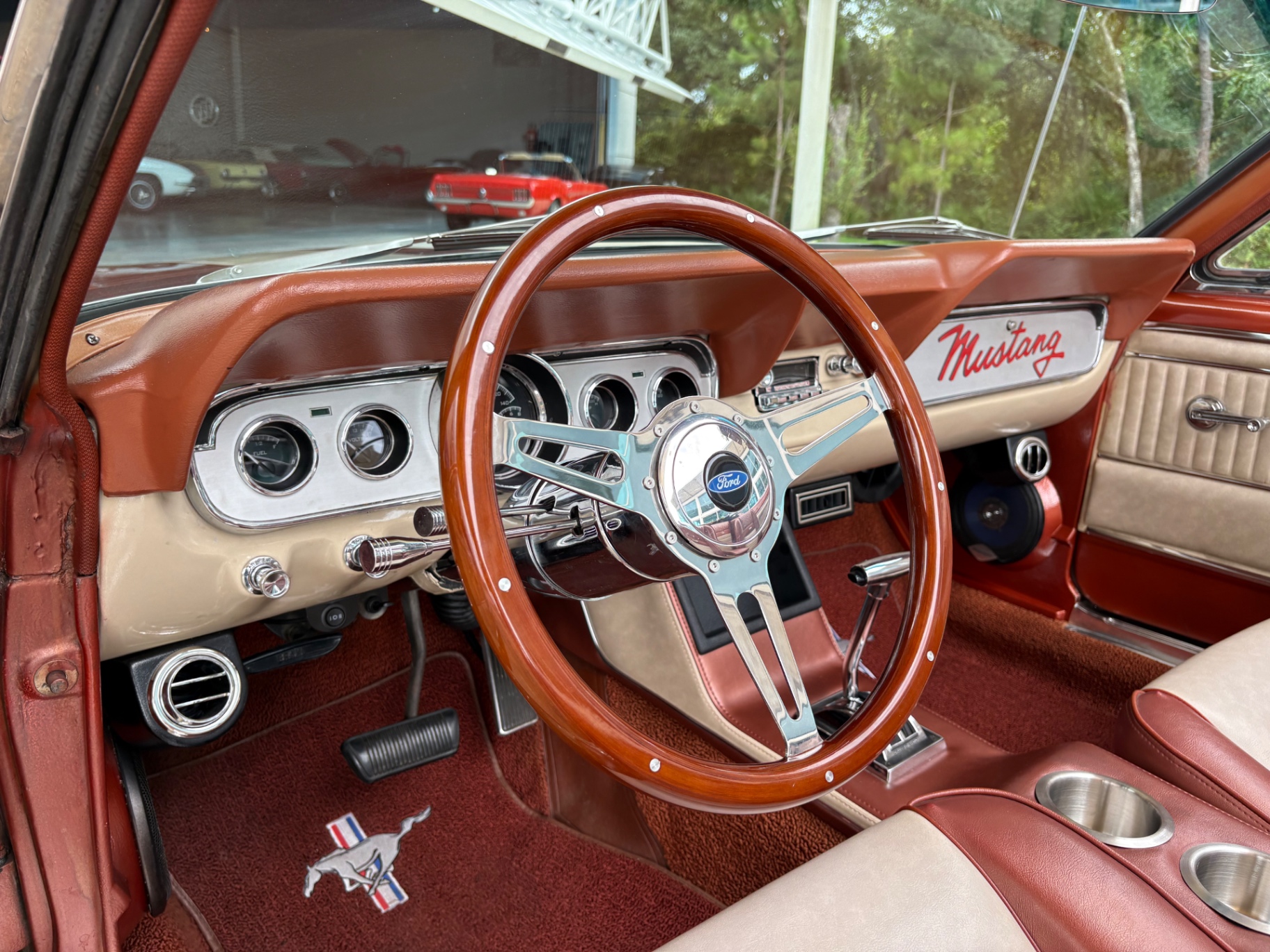 Vehicle photo 38