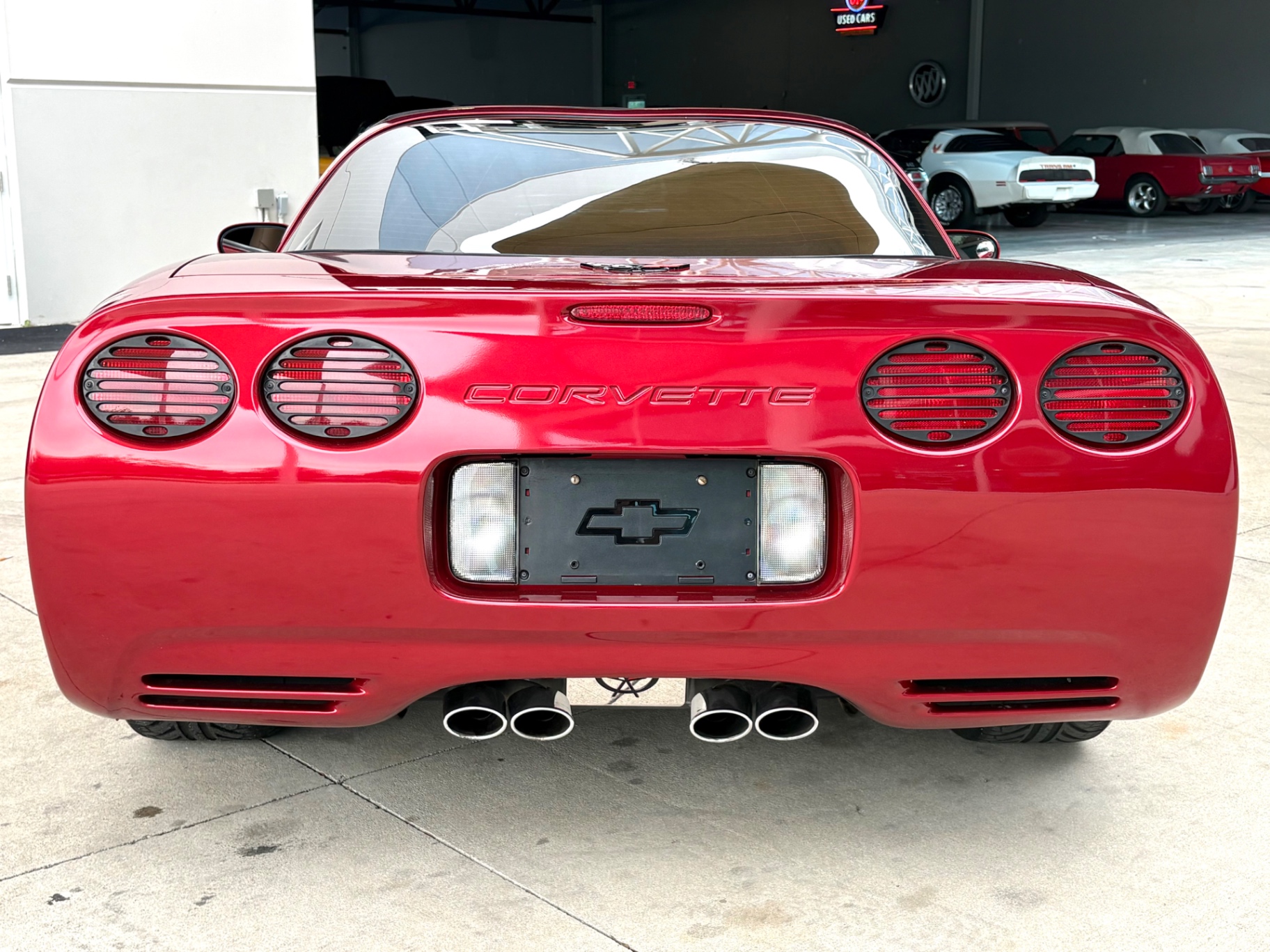 Vehicle photo 8