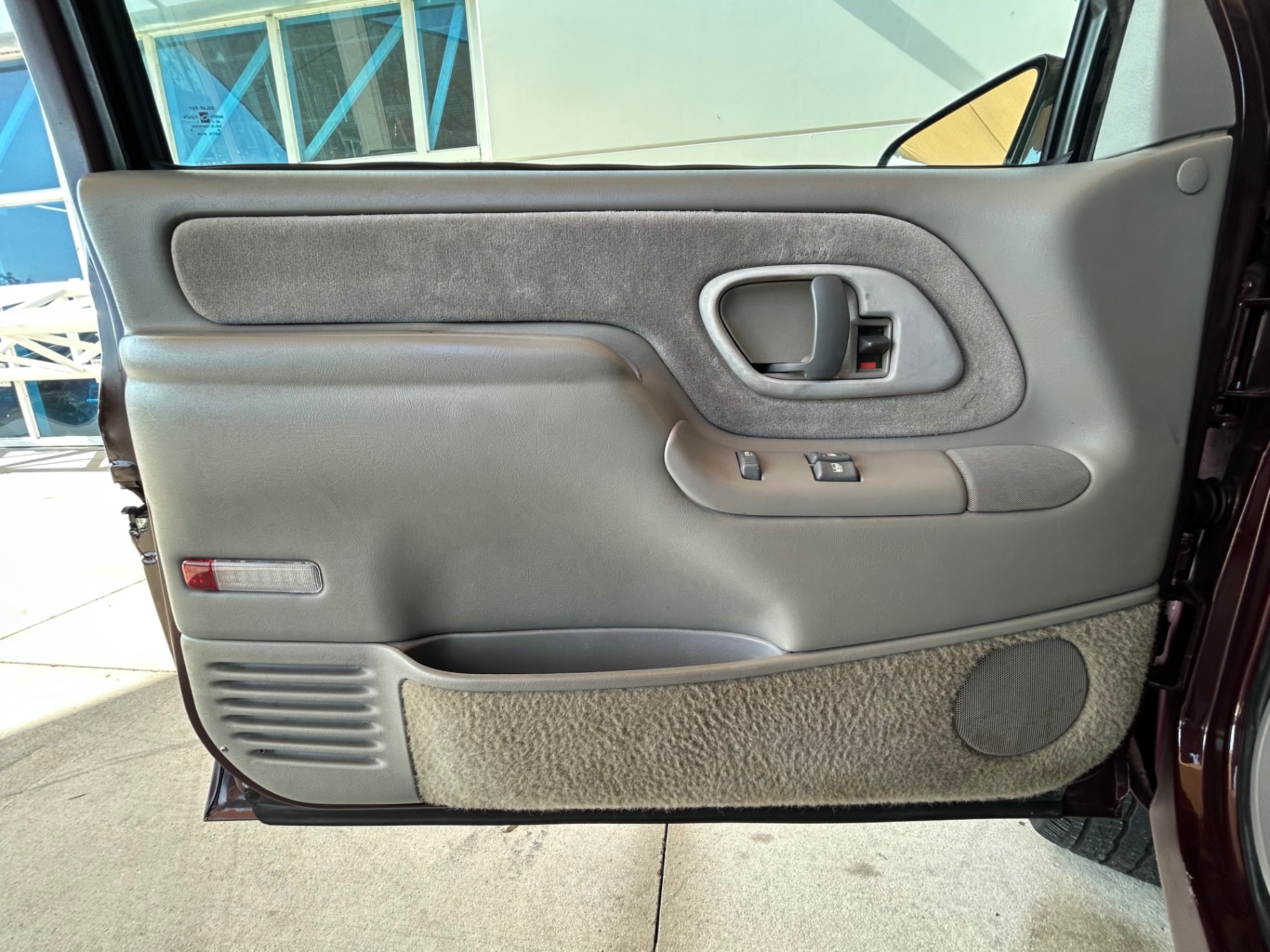 Vehicle photo 31